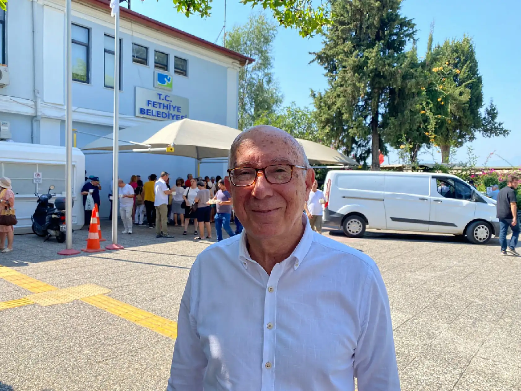 Fethiye Belediyesi'nden Vatandaşlara Aşure İkramı