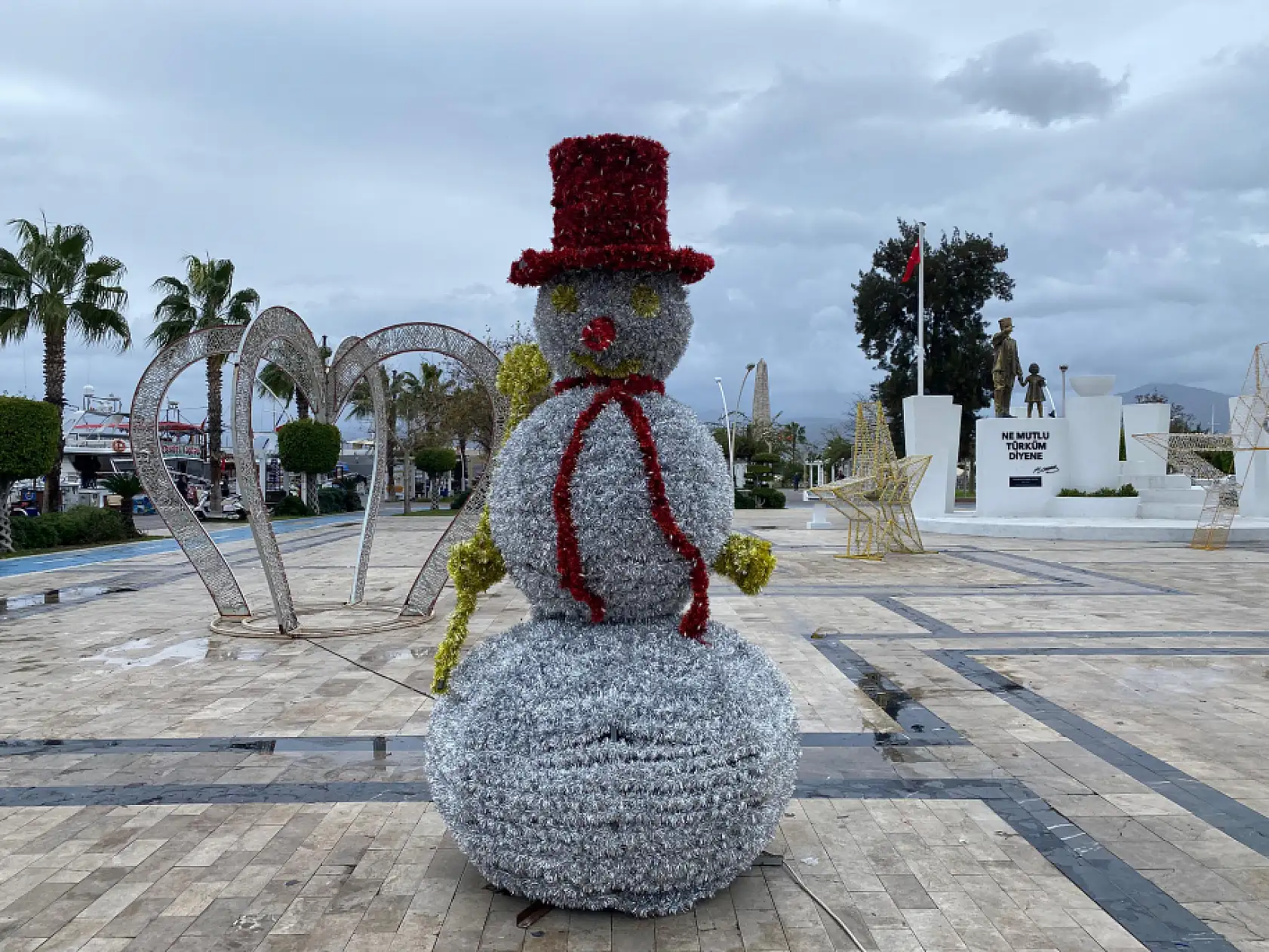 Fethiye Beşkaza Meydanı Yeni Yıla Hazır