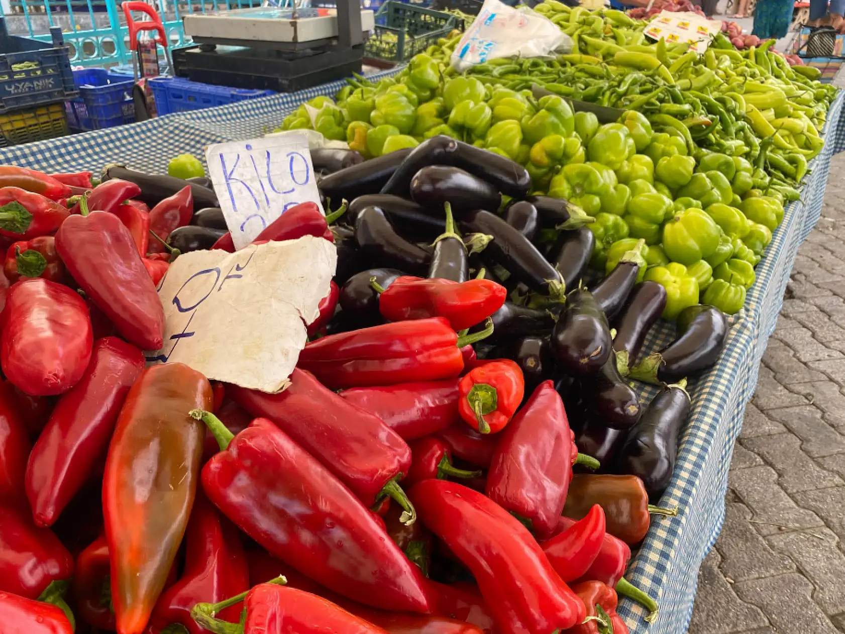 Fethiye Salı Pazarı'nda alım gücü düştü, tezgâhlar boş kaldı