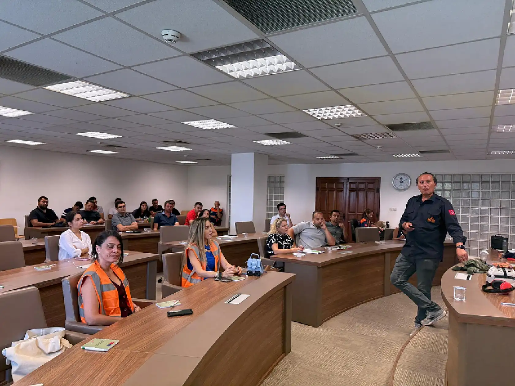 Fethiye'de Belediye Personellerine Afet Bilinci Aşılanıyor