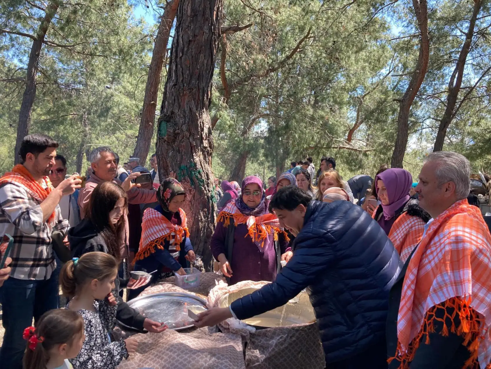 Alim Karaca, Karaçulha Gönüllüleri Derneği'nin Keşkek Gününe Katıldı