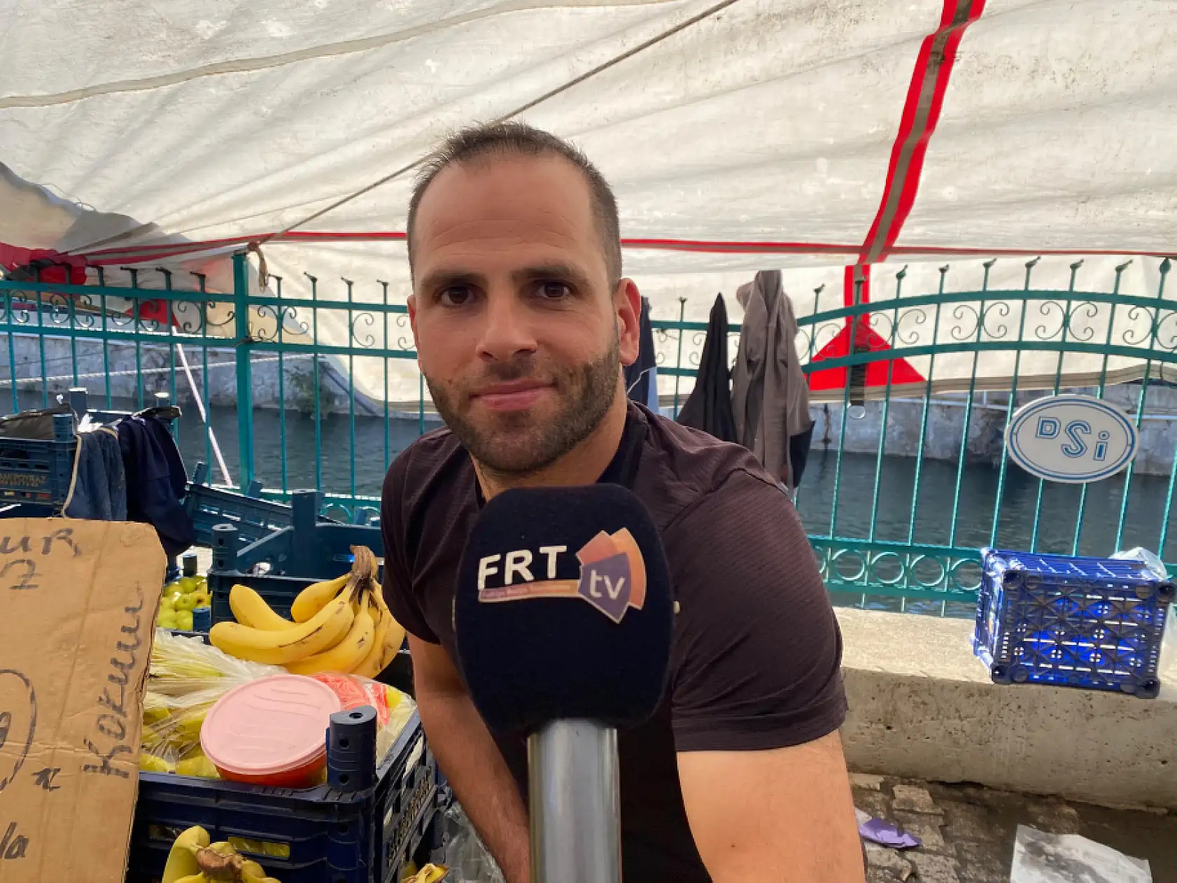 Fethiye'de yenilikçi muz tezgahı 