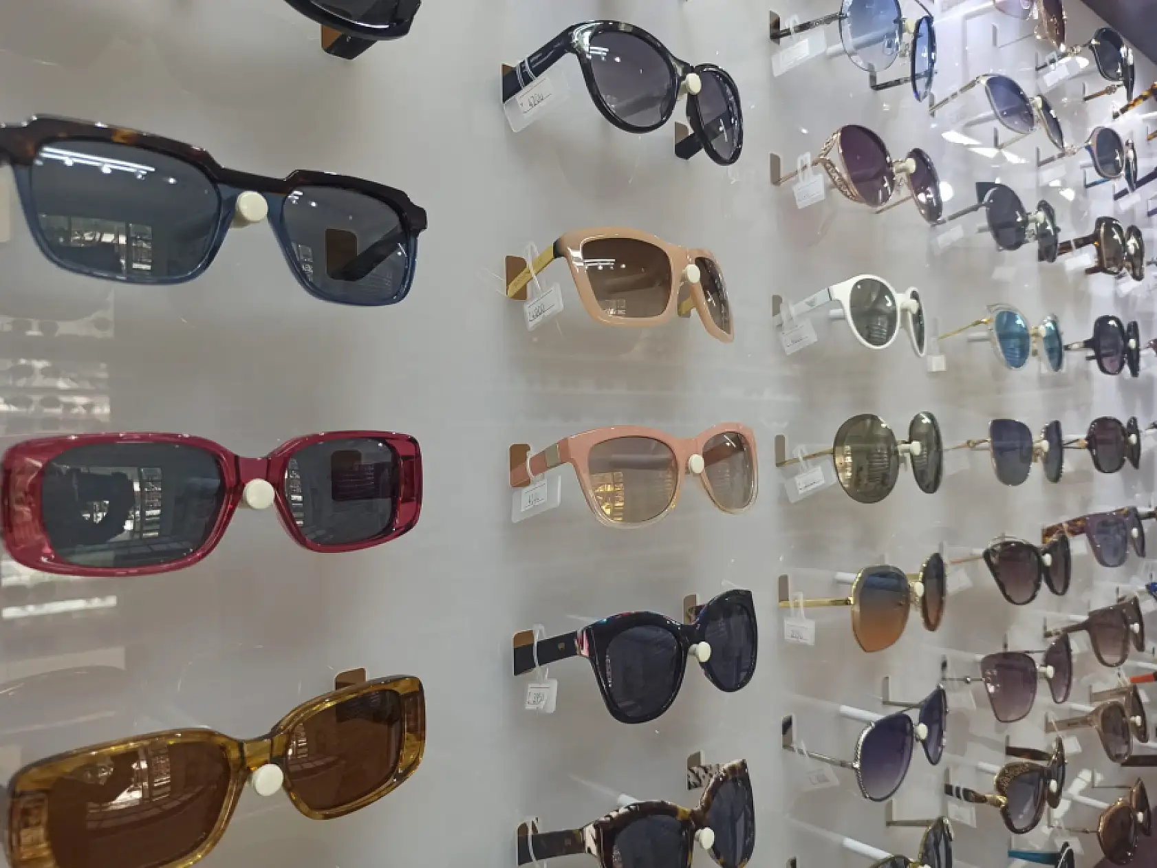 Fethiye'de havalar ısındı: Görgül, 'Taklit güneş gözlüğü kullanmayın!'