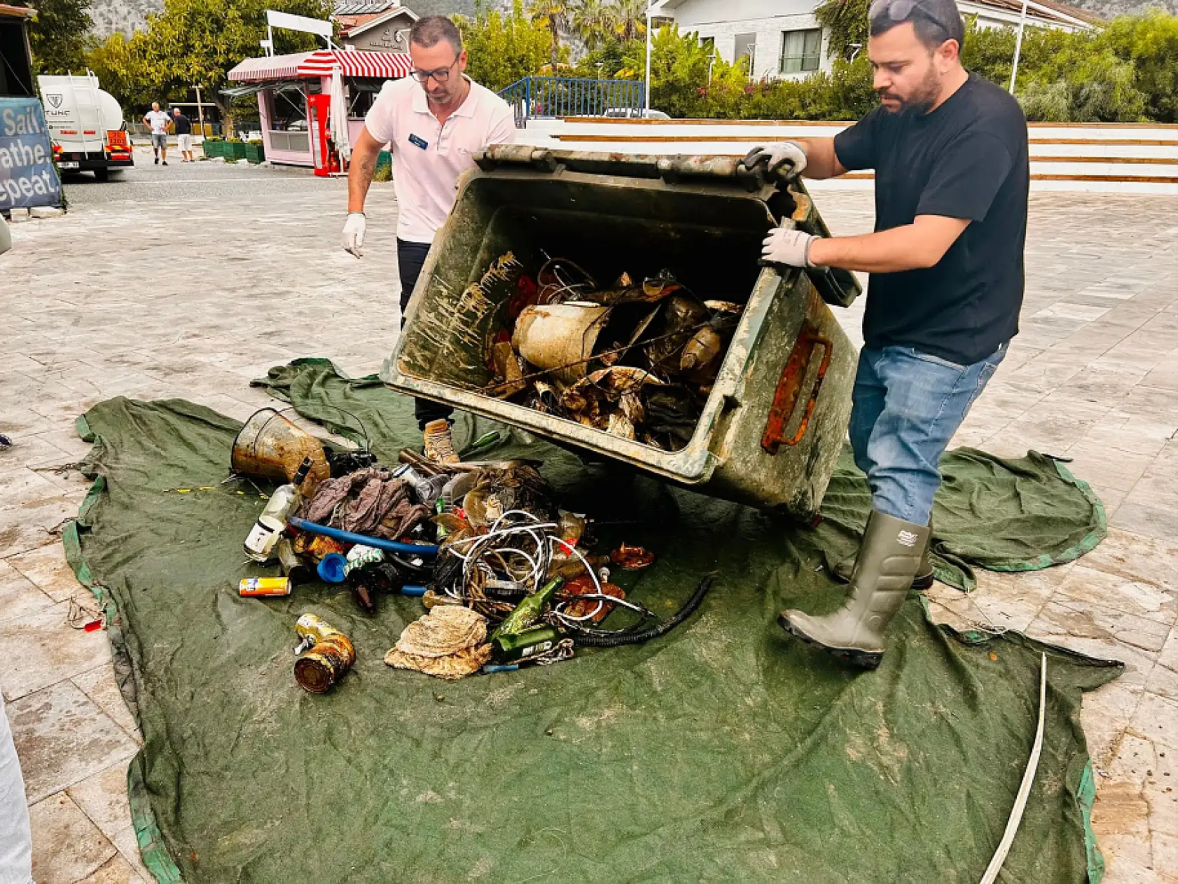 Fethiye'de Göcek Koylarında su altı temizliği yapıldı