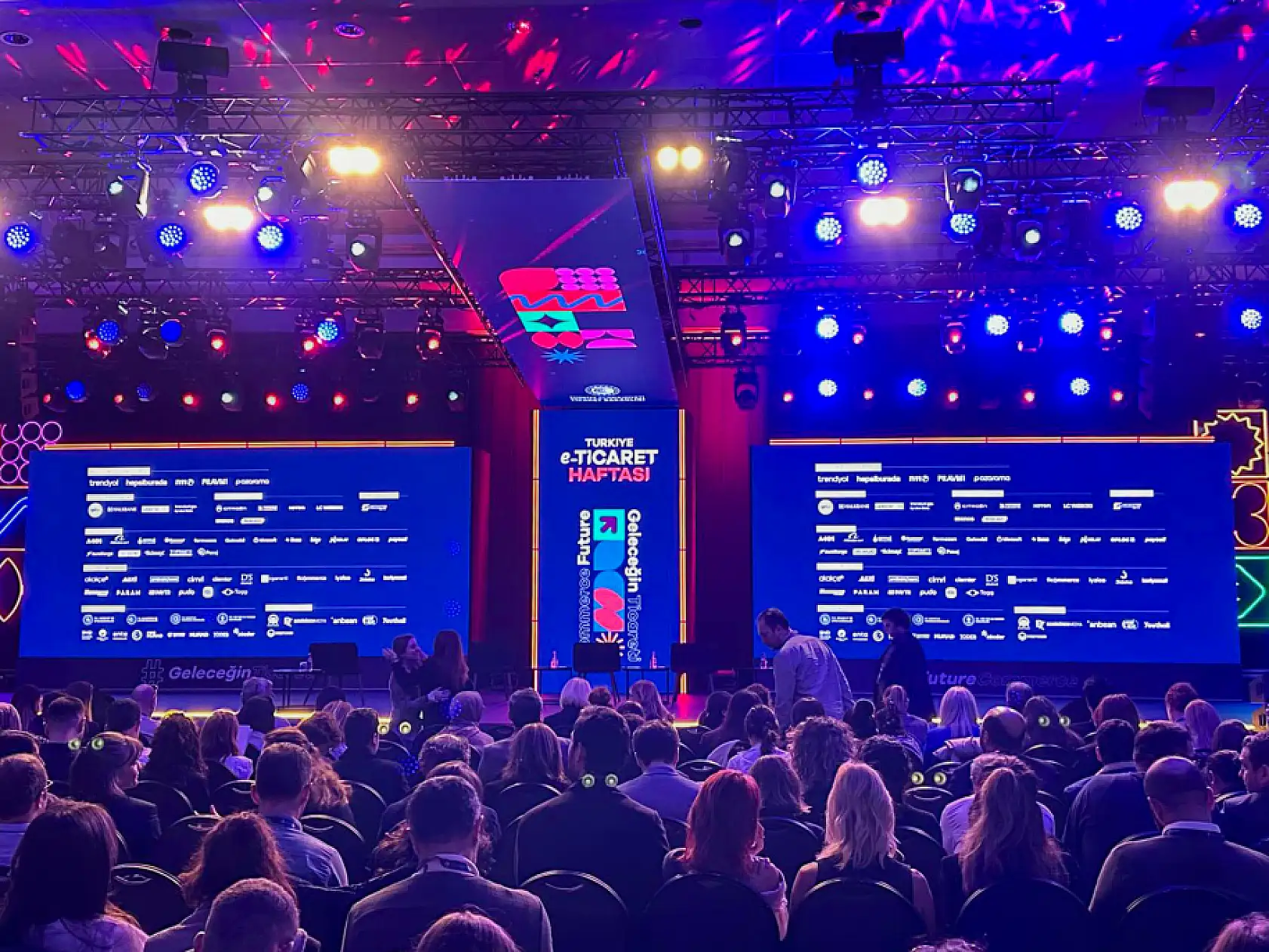 FTSO Yönetimi Türkiye E-Ticaret Haftası'nda sektörle buluştu