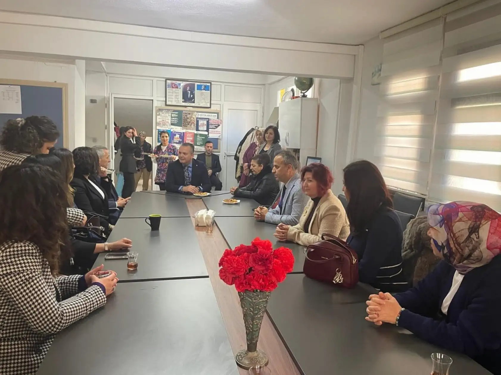 Fethiye Kaymakamı Fatih Akkaya miniklerin karne sevincine ortak oldu