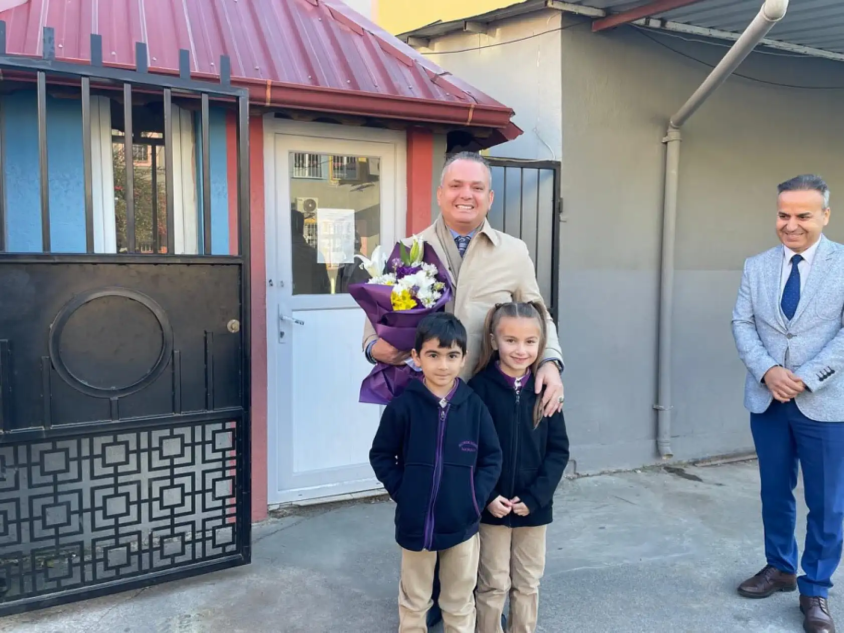 Fethiye Kaymakamı Fatih Akkaya miniklerin karne sevincine ortak oldu