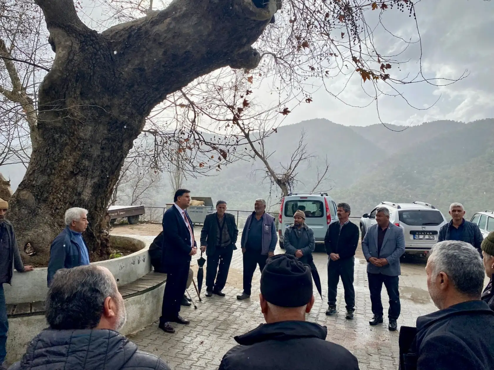Fethiye Belediye Başkanı Alim Karaca Yakacık'ta sorunları dinledi