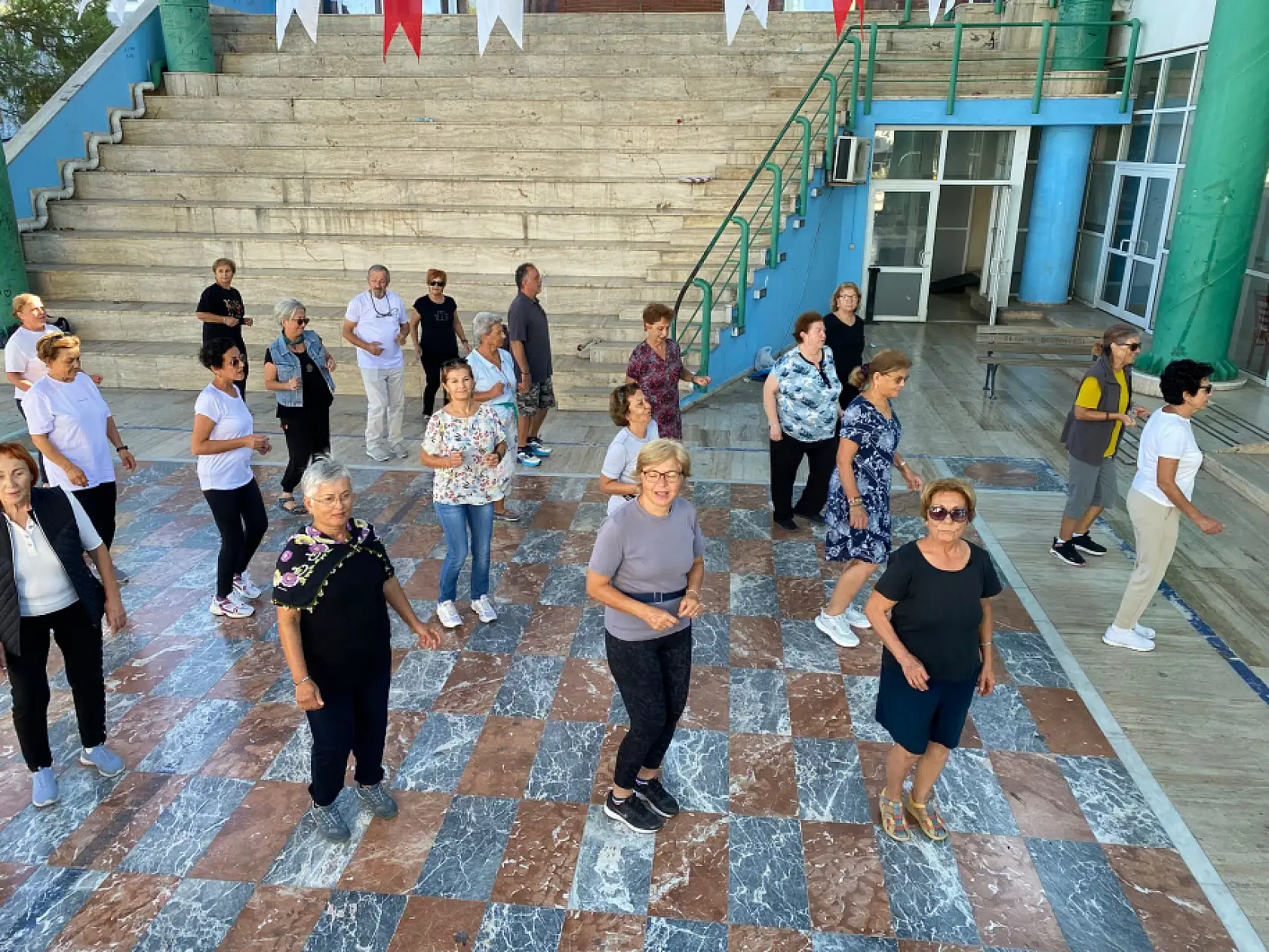 Fethiye'de SAYAP Kuşaklar Arası Kaynaşmayı Arttırmak İçin Ayda Bir Etkinlik Düzenliyor