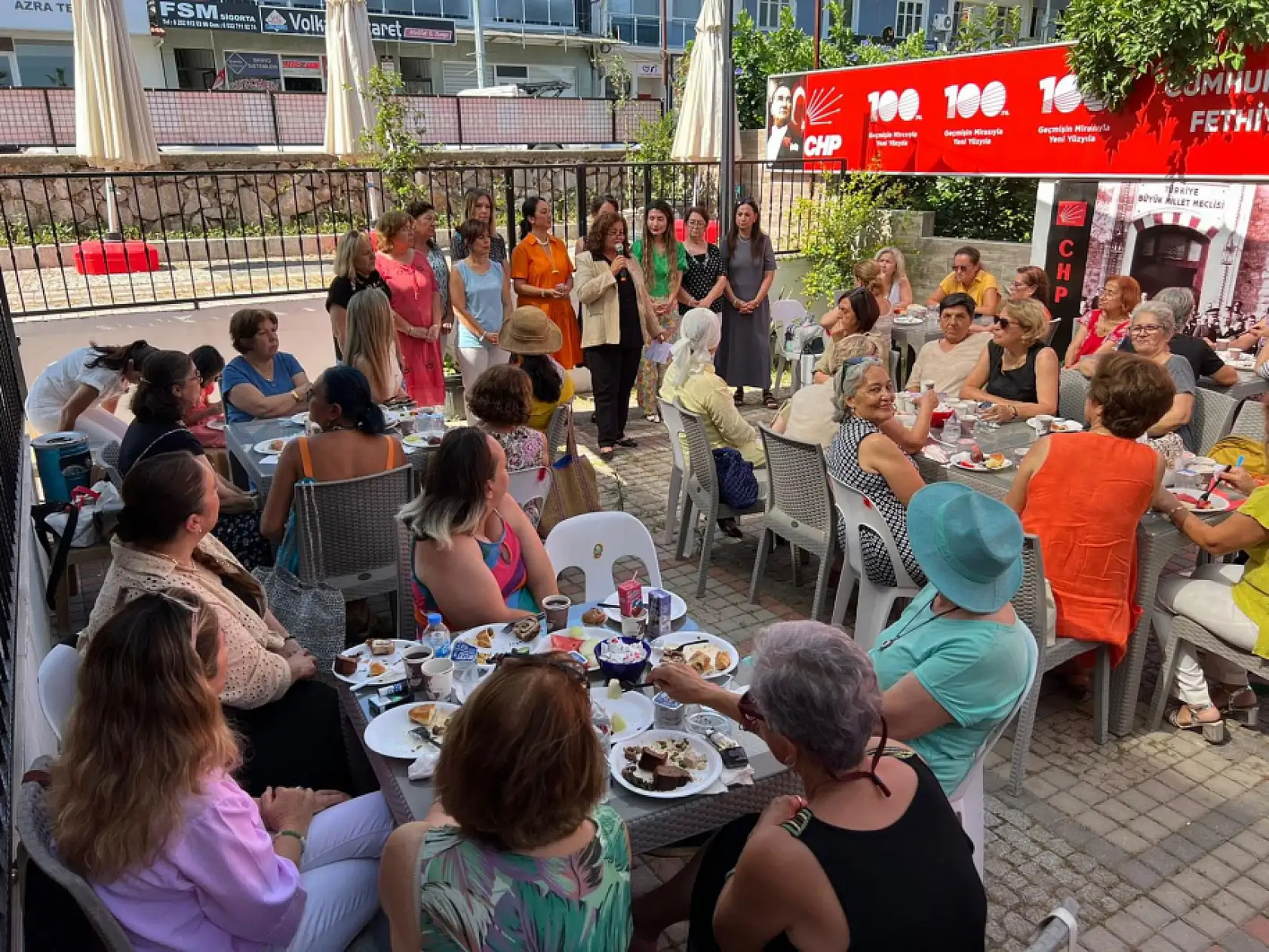 CHP Fethiye Kadın Kolları'ndan tanışma etkinliği