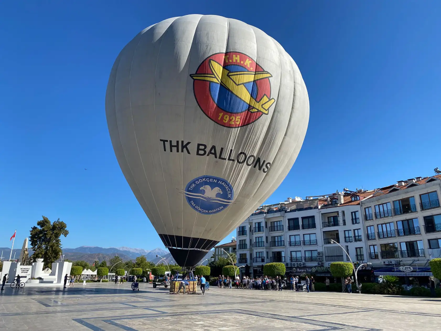 Fethiye'de 24. Ölüdeniz Hava Oyunları Festivali başladı