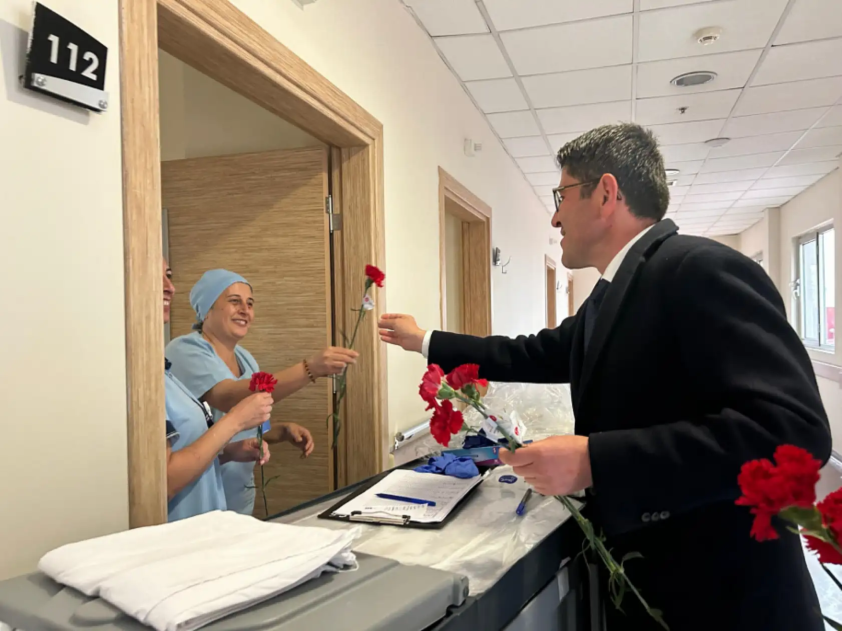 Kökten, 8 Mart Dünya Kadınlar Günü'nü Kutladı