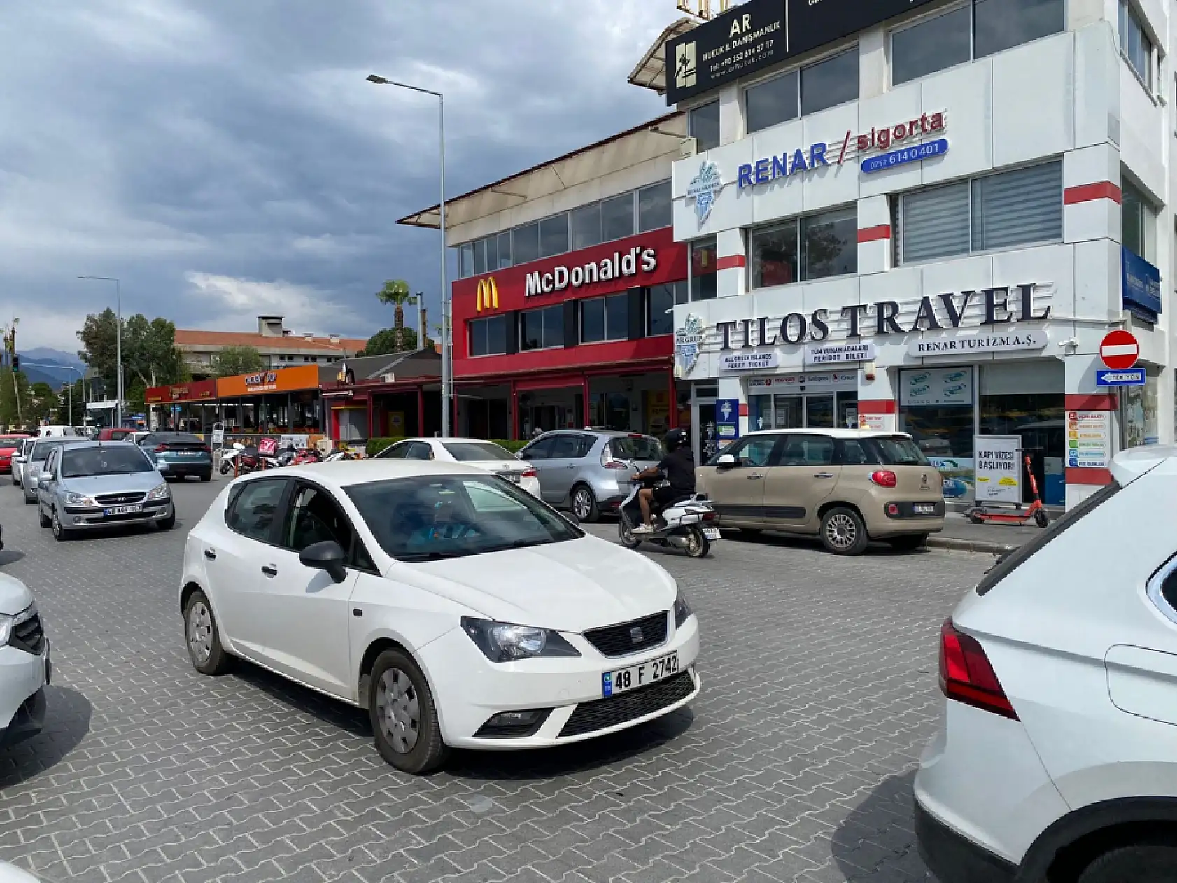 Fethiye'de tatilci yoğunluğu dikkat çekiyor