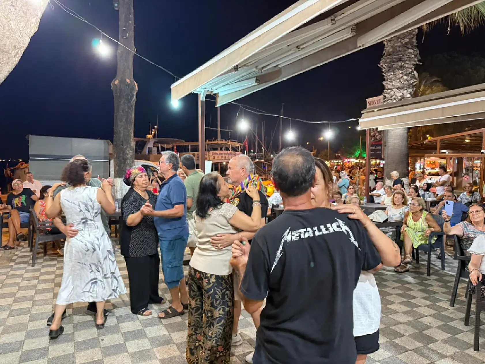 Müzikli Fethiye Akşamları'nda Ali Tunç Sahne Aldı