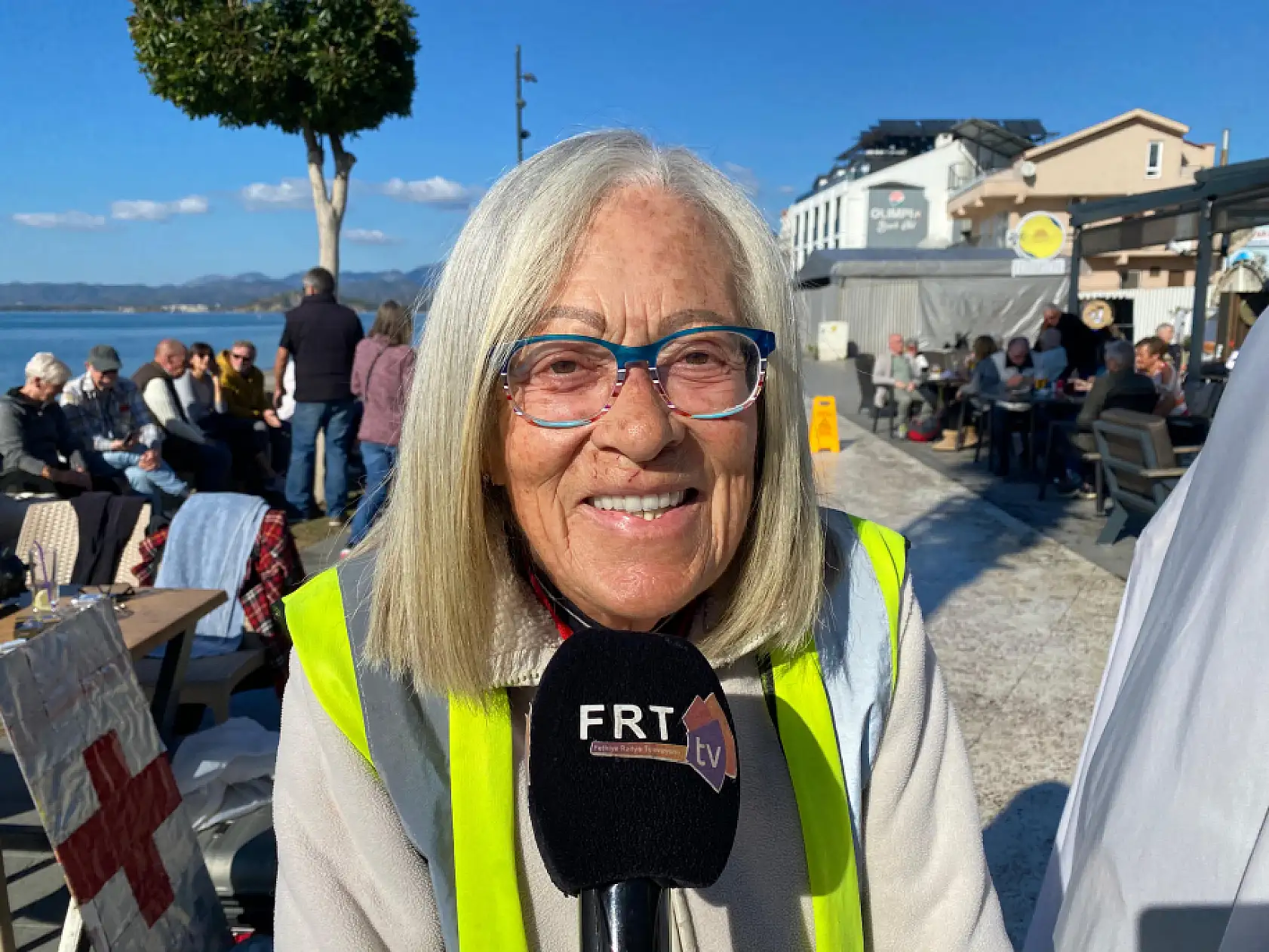 Fethiye'de Ocak Ayında Sokak Hayvanları İçin Denize Girdiler