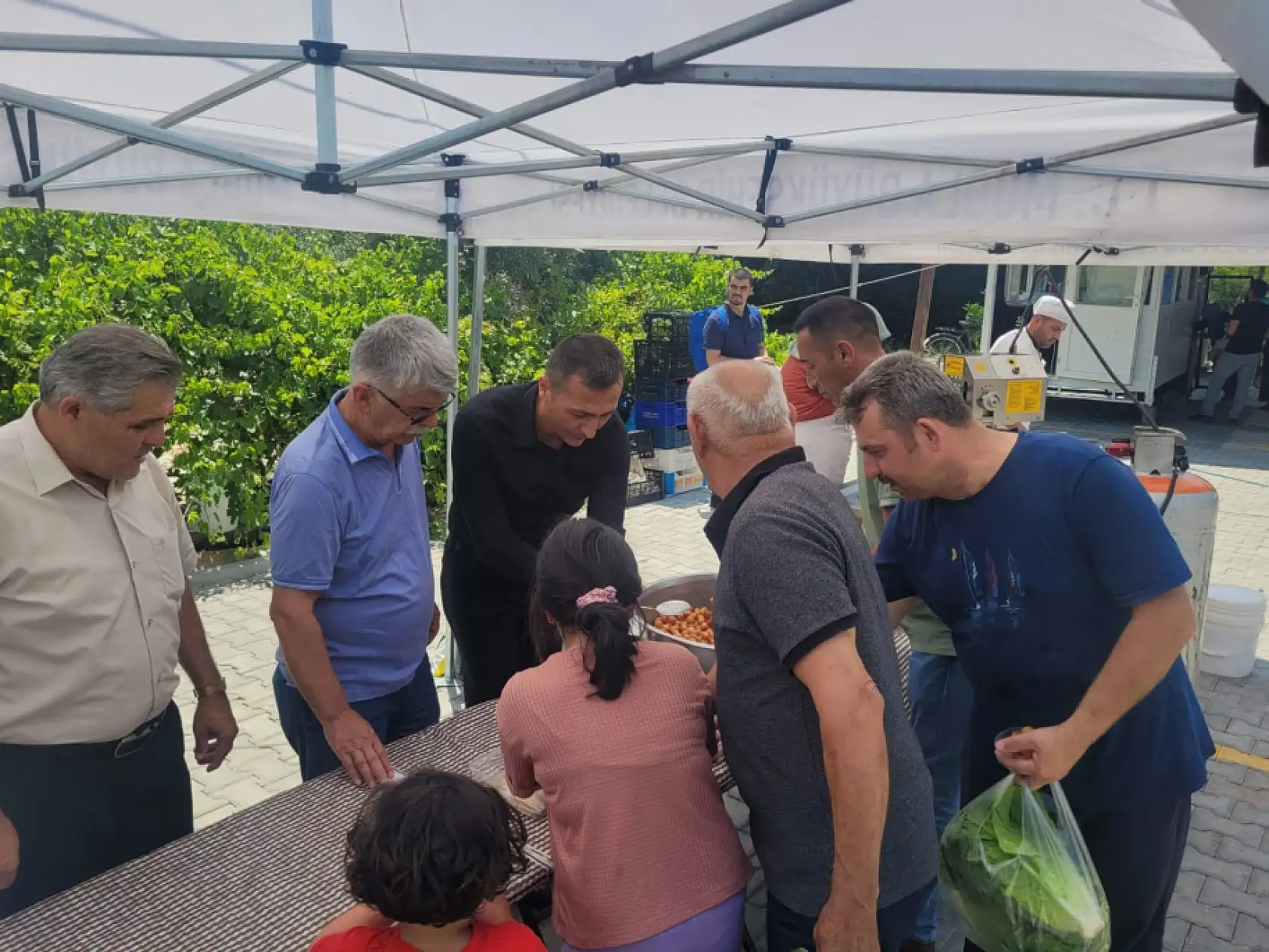 Muğla Büyükşehir Belediyesi'nden Seydikemer'de Ferdi Zeyrek Anısına Lokma Hayrı