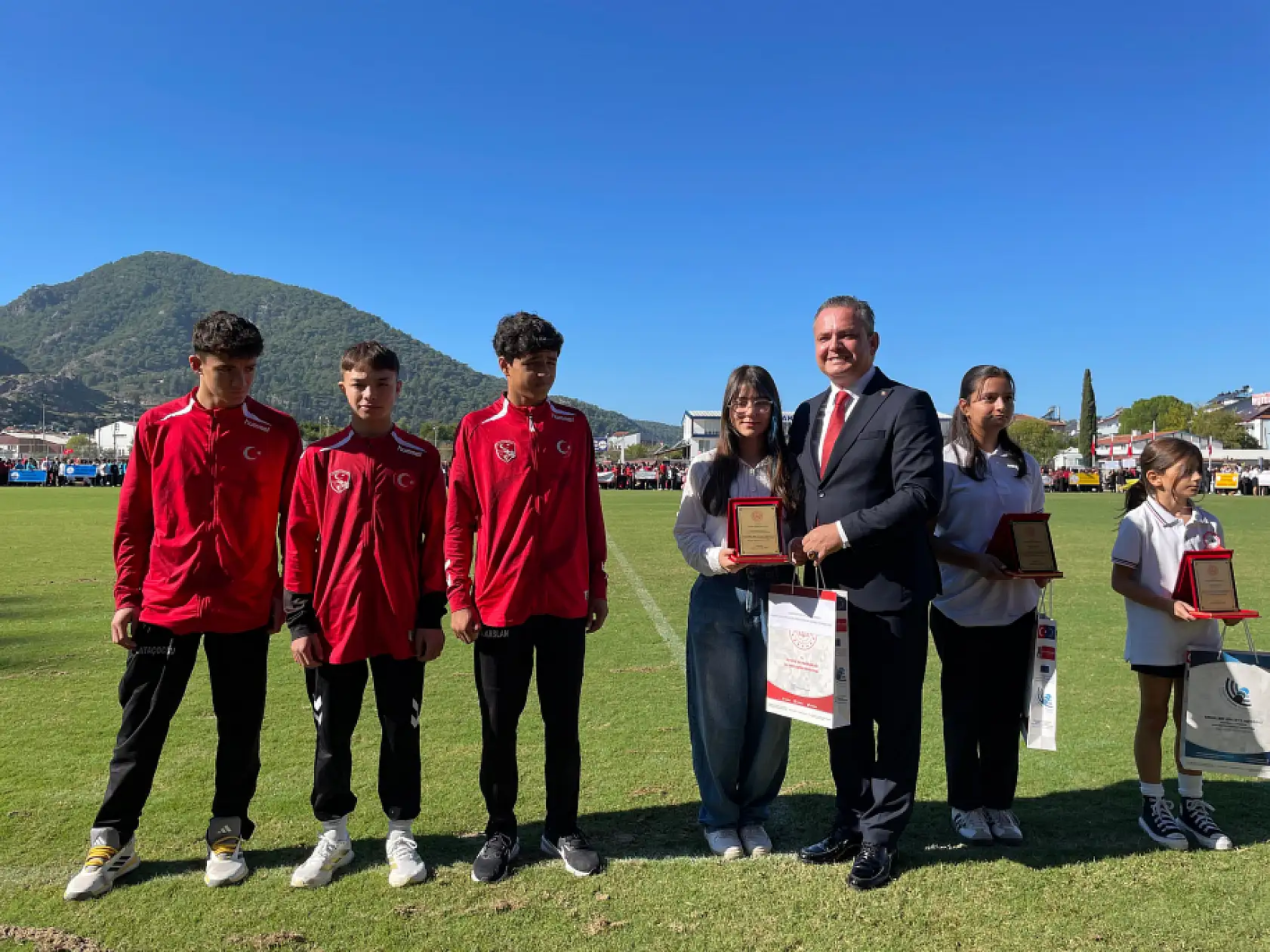 Fethiye'de Cumhuriyet Coşkusu: Kaymakam Akkaya'dan anlamlı mesajlar