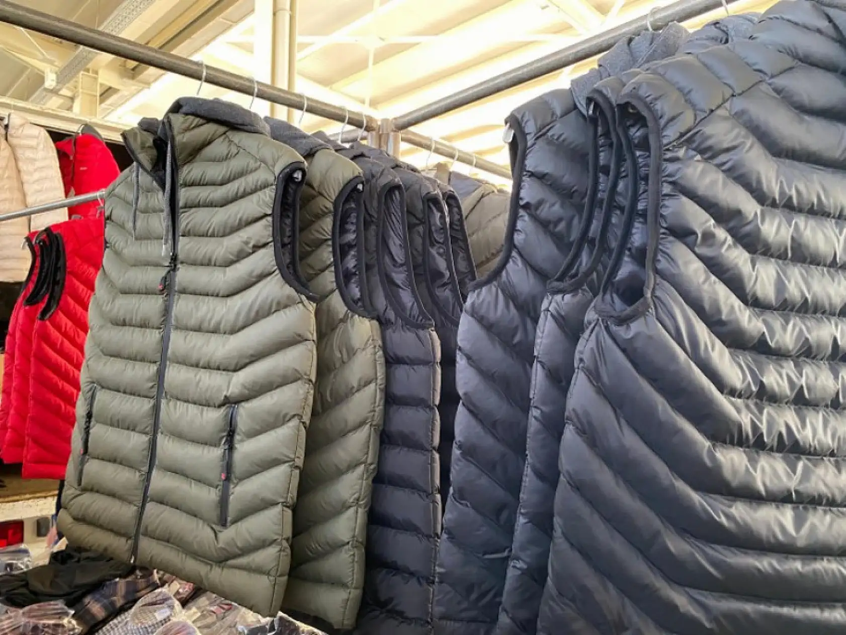 Fethiye'de Kışlık Kıyafet Alışverişi Hızlandı