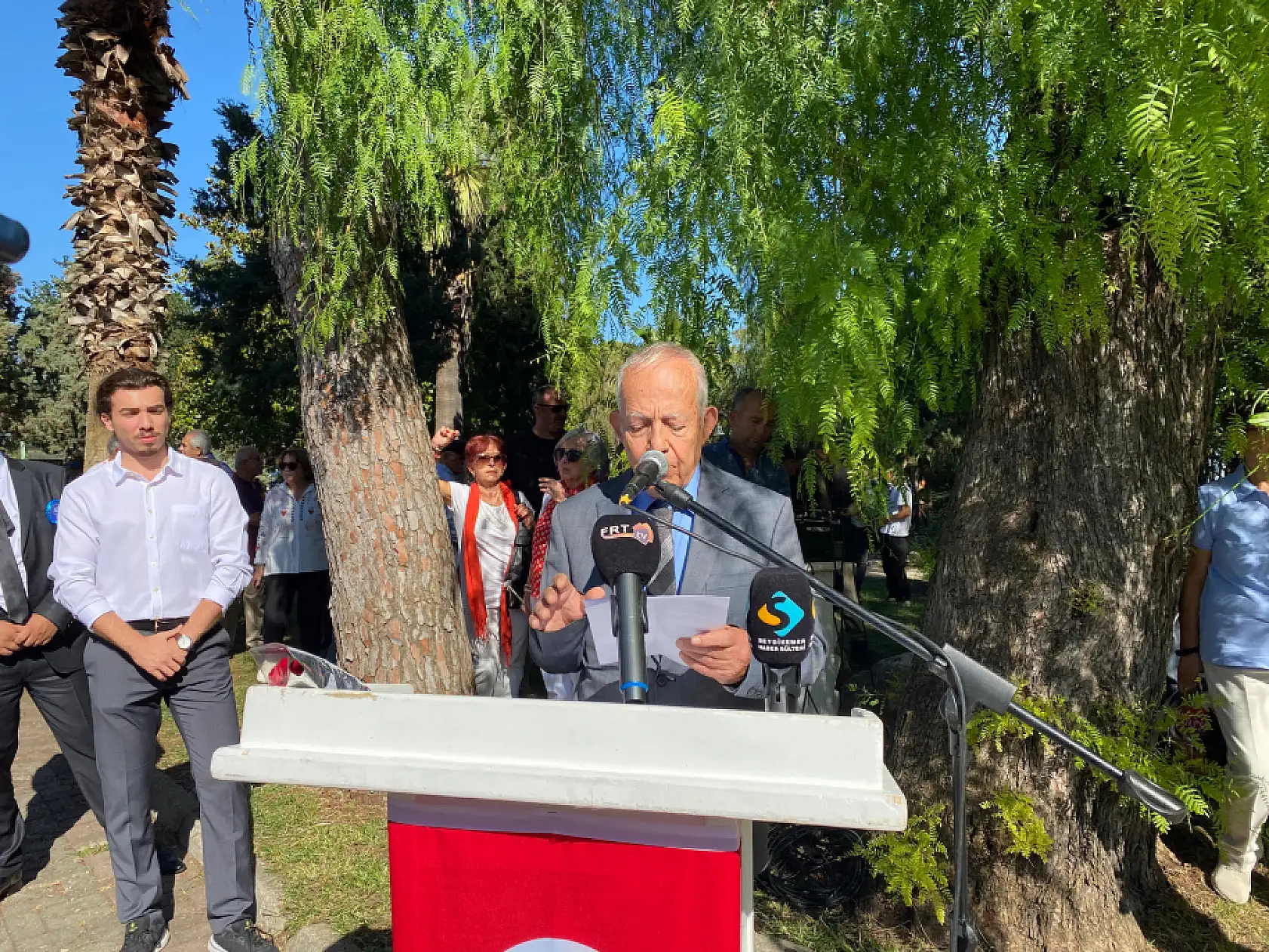 Fethiye'de CHP'den çelenk sunma töreni