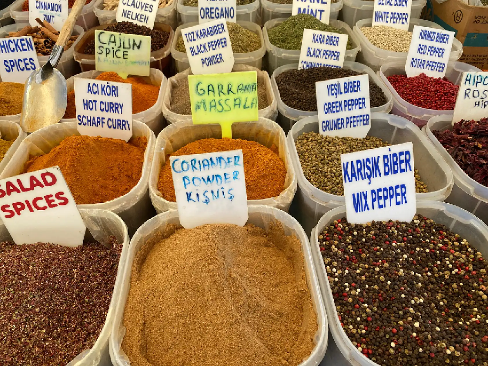 Fethiye Salı Pazarı'nda Baharatın Her Türü Var