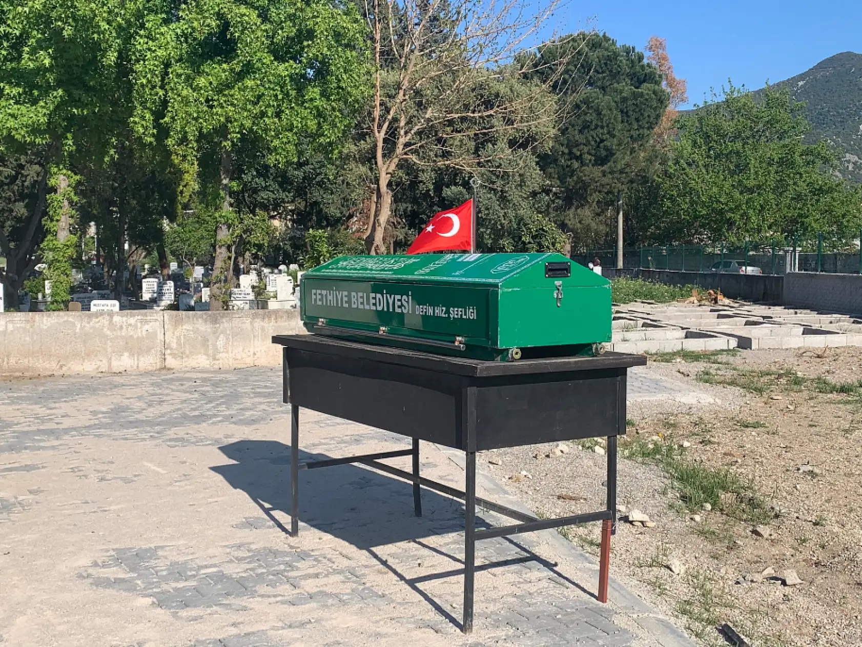 Fethiye'nin sevilen hocası Kemal Çeliktaş son yolculuğuna uğurlandı
