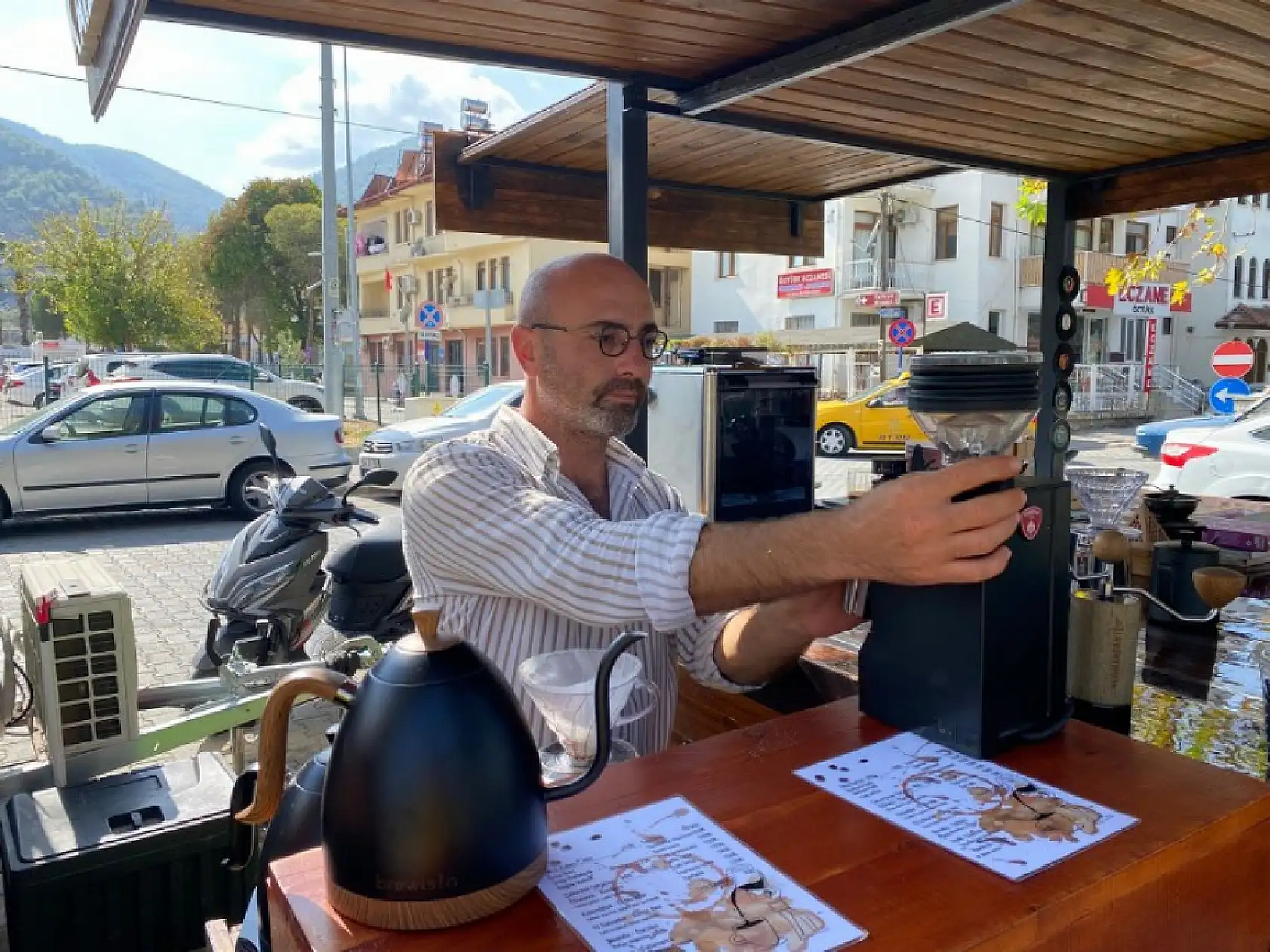 Fethiye'de Lezzet Sokağında Butik Kahveci, Demleme Kahveleriyle ilgi görüyor