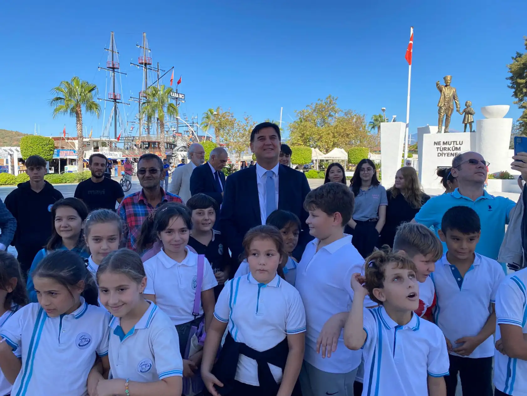 Fethiye'de 24. Ölüdeniz Hava Oyunları Festivali başladı