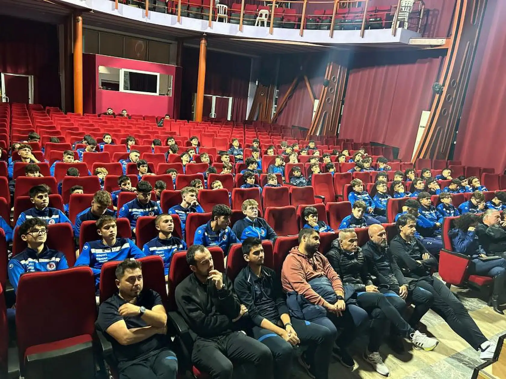 Fethiyespor Futbol Akademisine 'UEFA Kriterleri Uyum Süreci' Eğitimi Verildi 