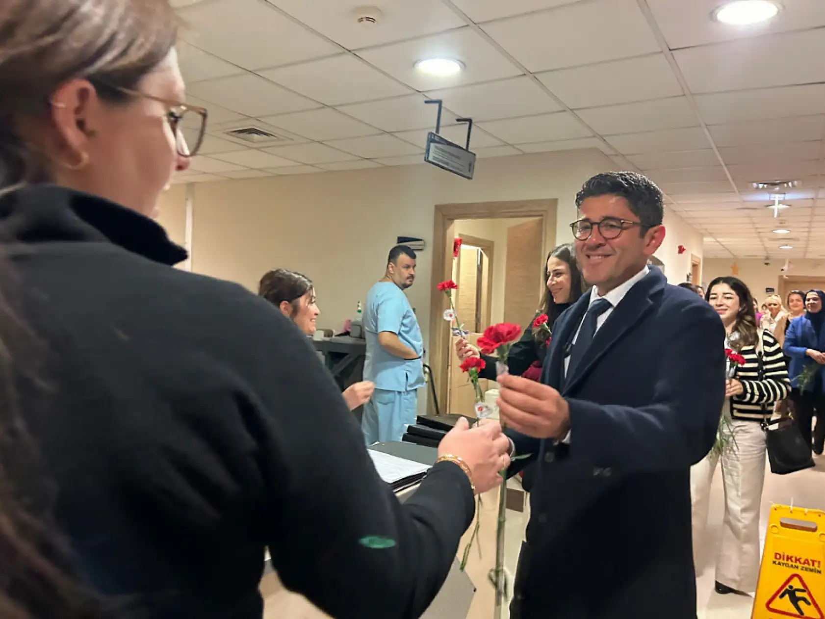 Kökten, 8 Mart Dünya Kadınlar Günü'nü Kutladı