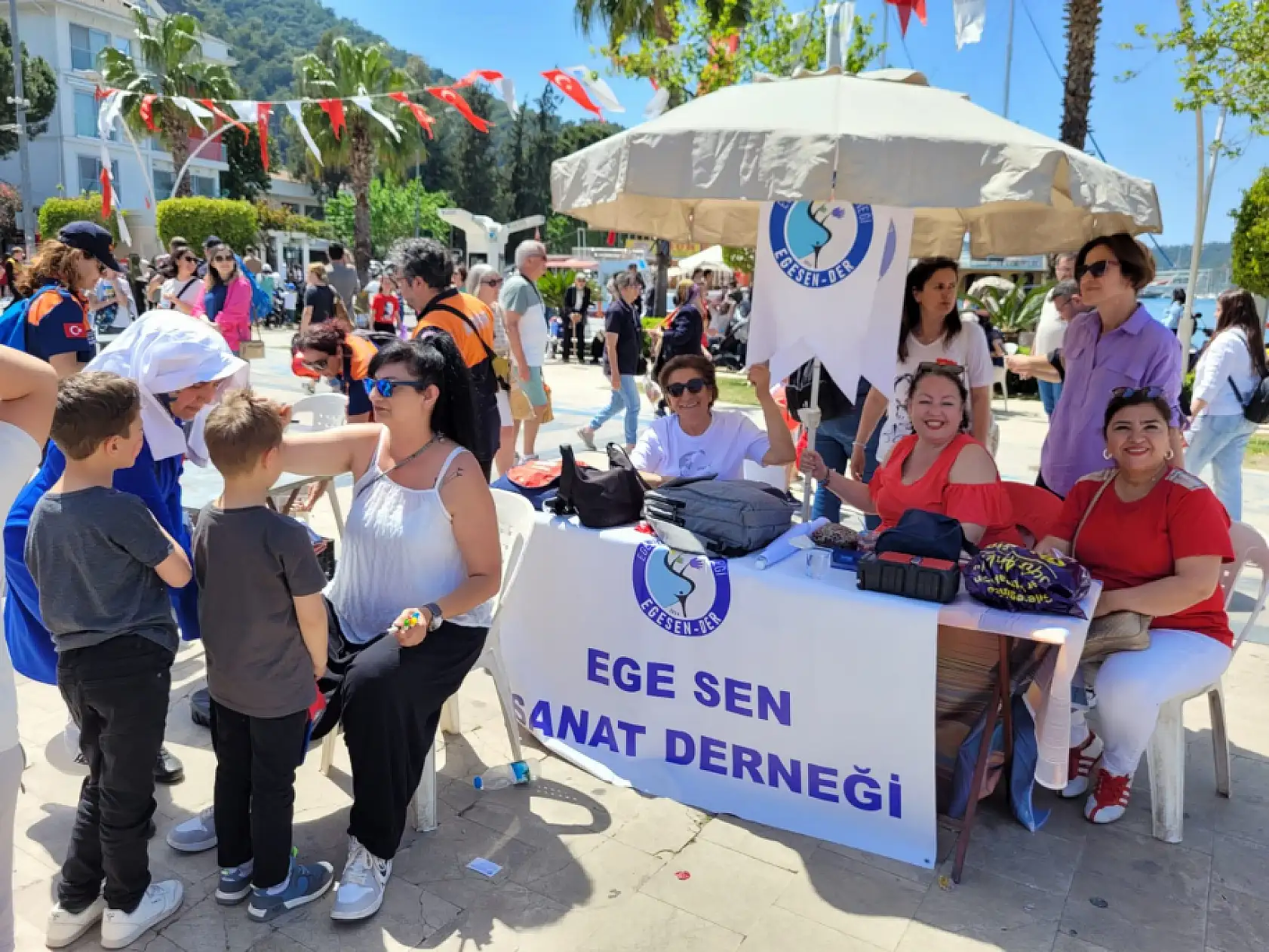 EGE SEN Sanat Derneği, Fethiye Beşkaza Meydanı'ndaki Festivalde Yerini Aldı