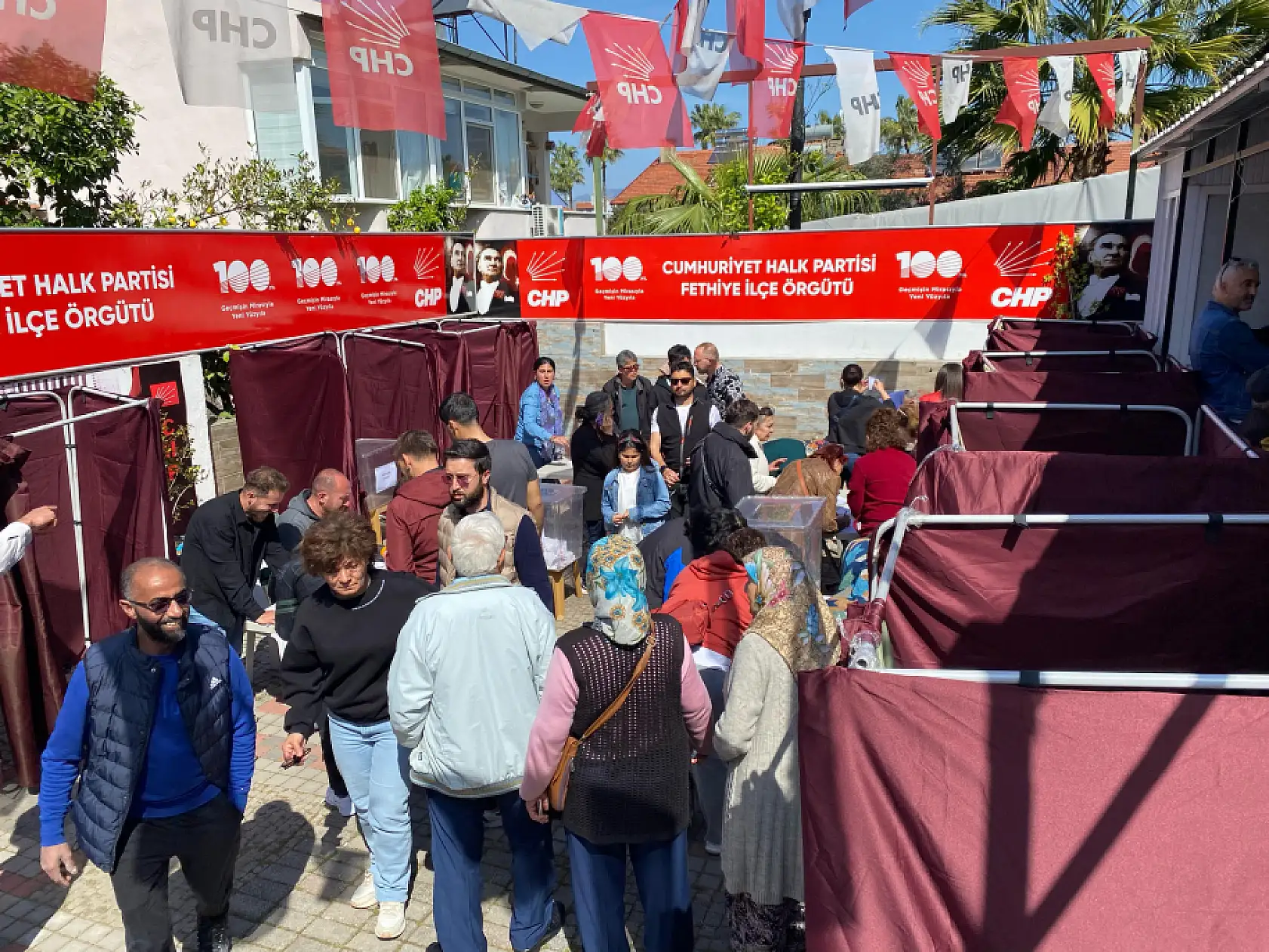 Fethiye'de CHP önseçimine yoğun katılım