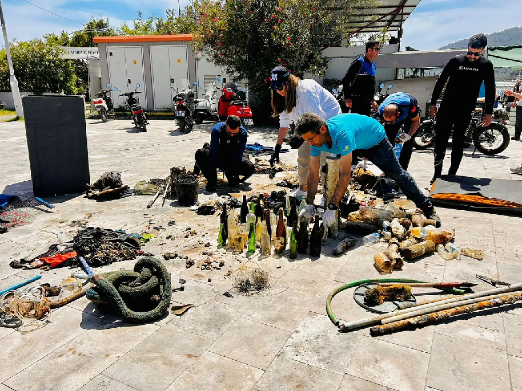 Fethiye'de deniz dibi temizliği yapıldı