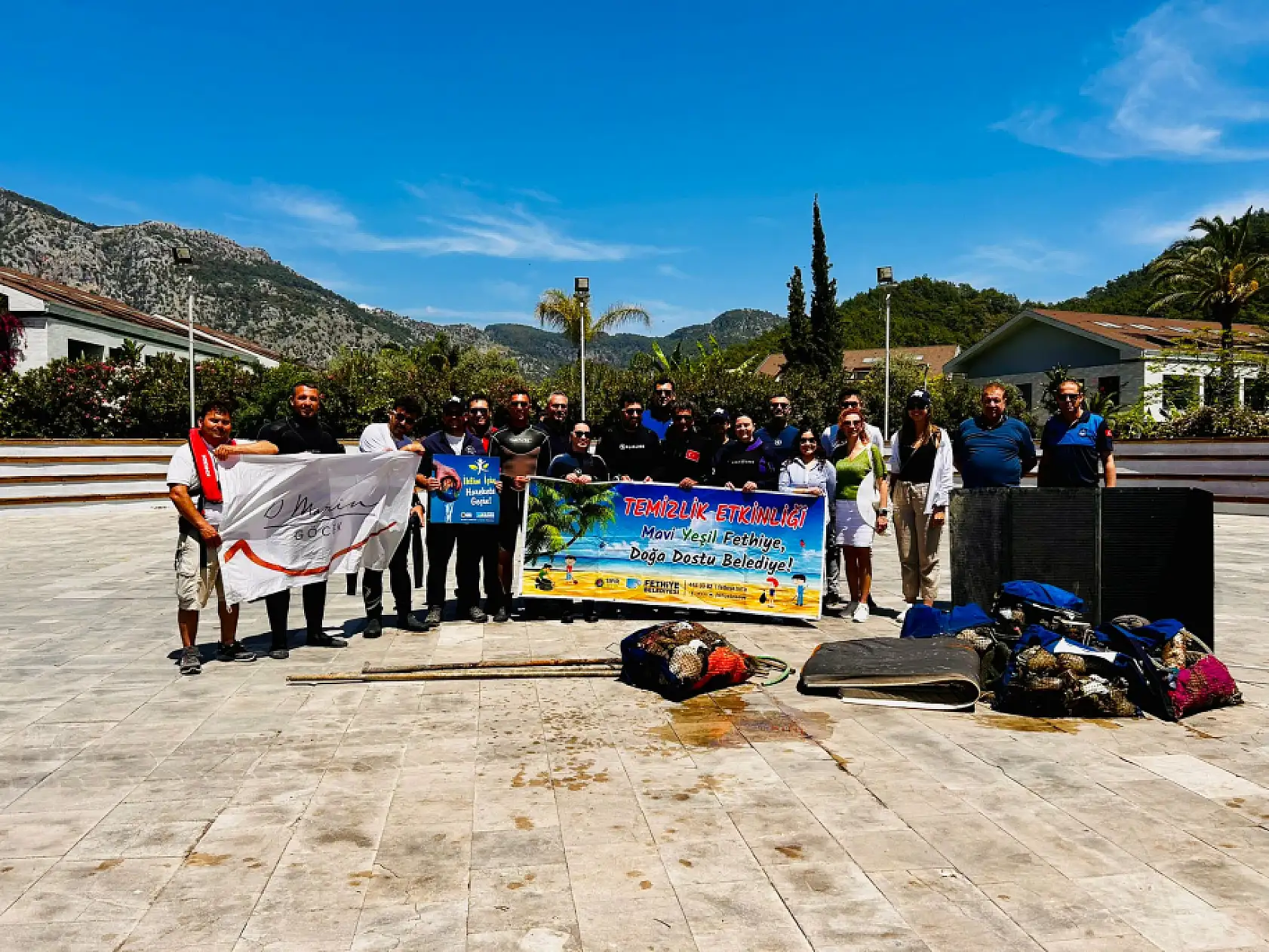 Fethiye'de deniz dibi temizliği yapıldı