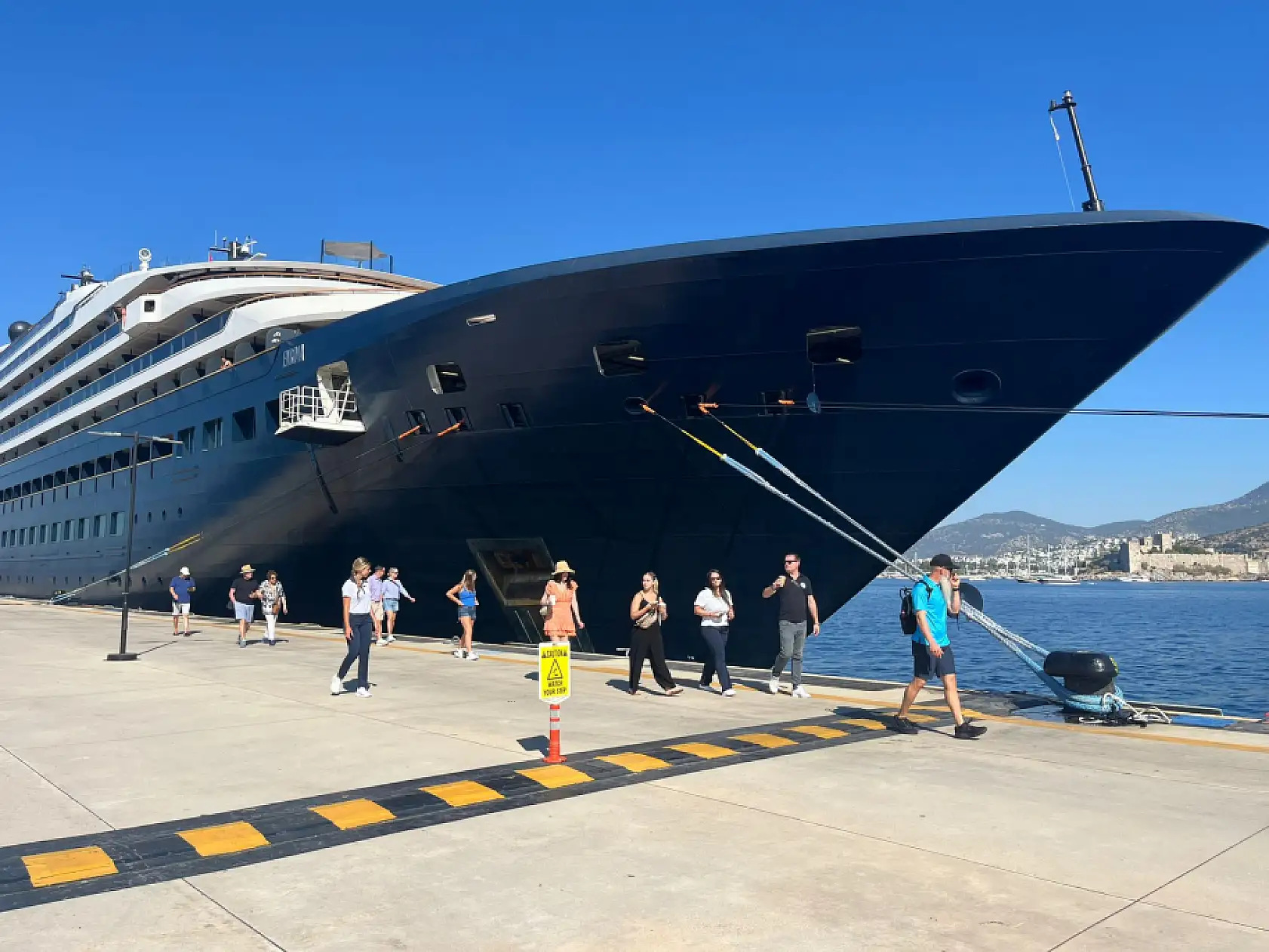 Bodrum'a 'Evrima' kruvaziyeriyle 254 yolcu geldi