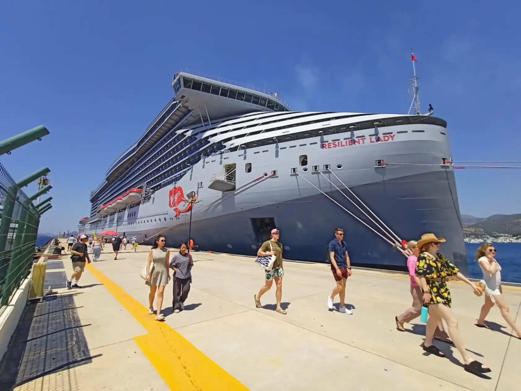 Bodrum'a 'Resilient Lady' kruvaziyeriyle 2 bin 606 yolcu geldi