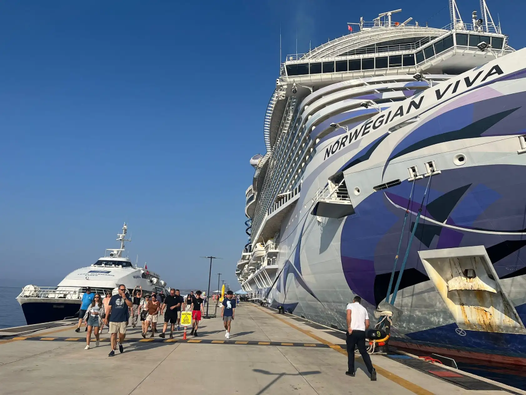 Bodrum'a 'Norwegian Viva' kruvaziyeriyle 3 bin 581 yolcu geldi