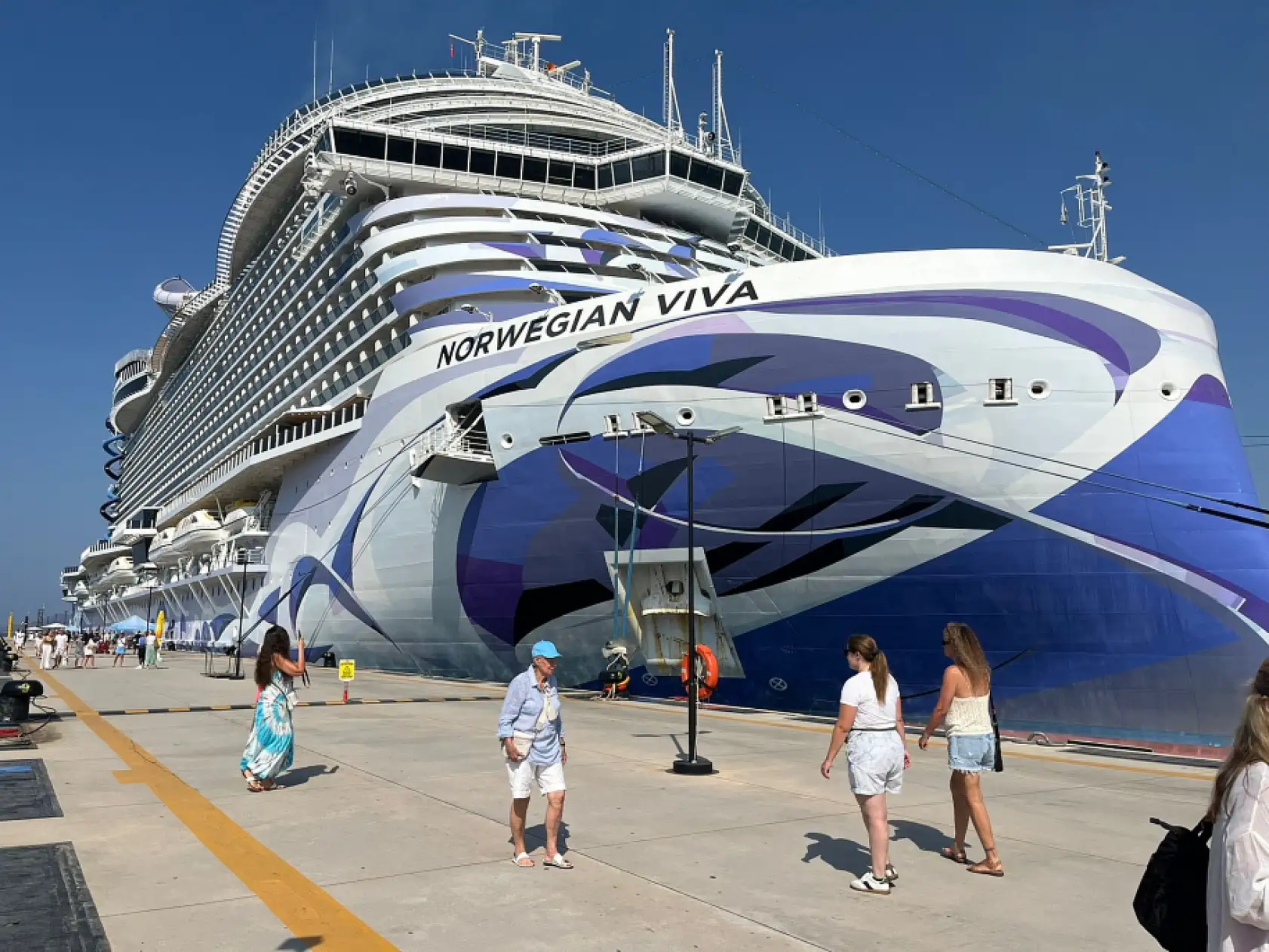 Bodrum'a 'Norwegian Viva' kruvaziyeriyle 3 bin 581 yolcu geldi