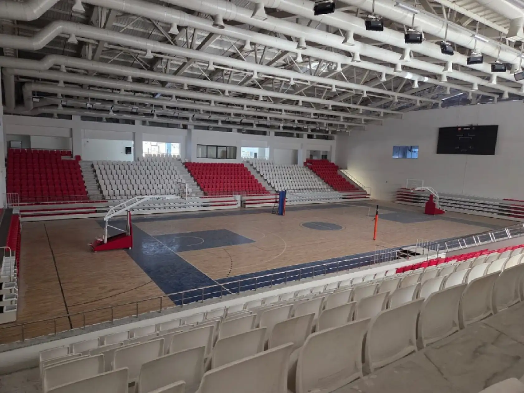 Marmaris Spor Kompleksi'nin kasımda açılması planlanıyor
