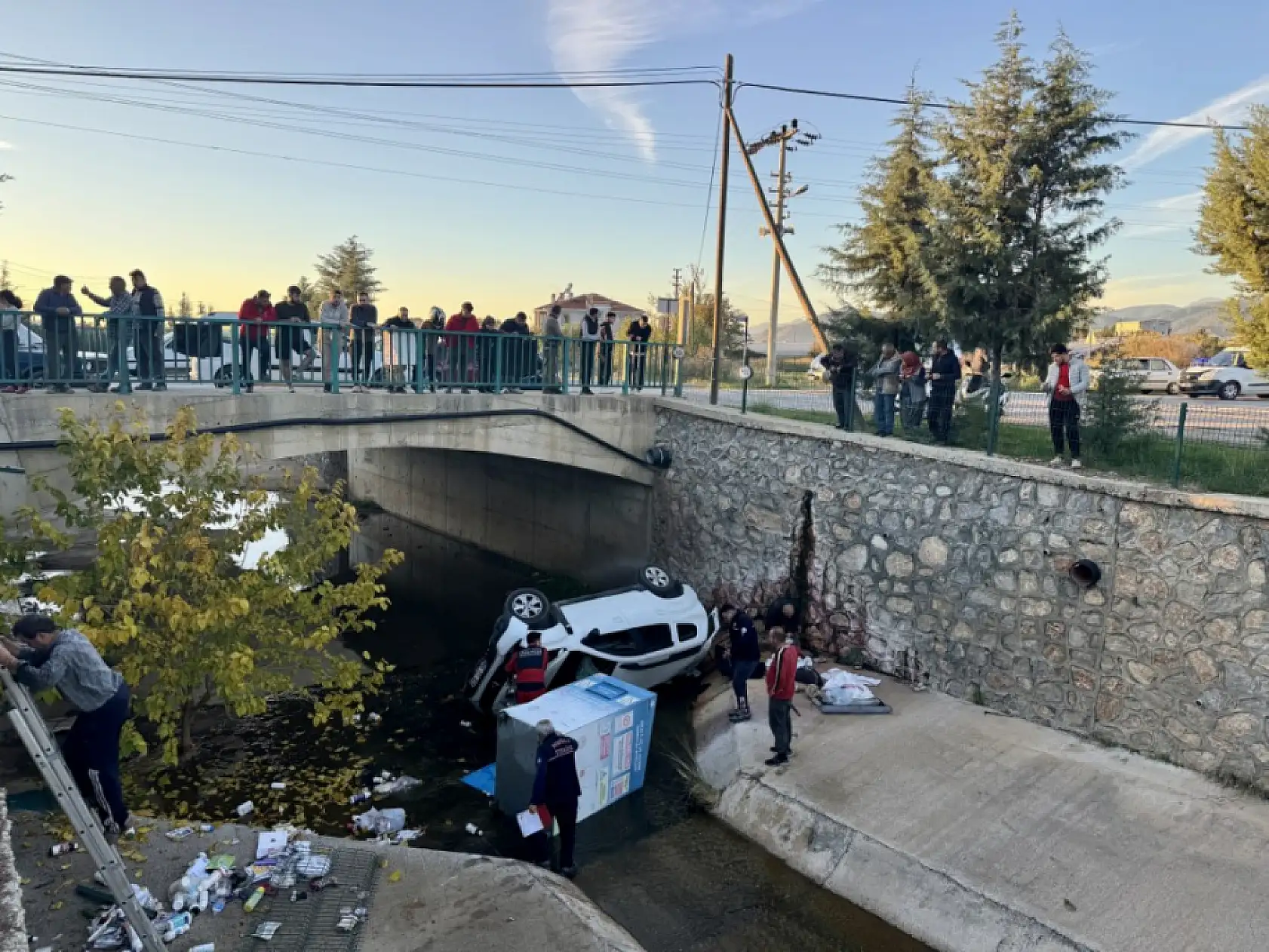 Fethiye'de iki otomobilin çarpıştığı kazada 5 kişi yaralandı