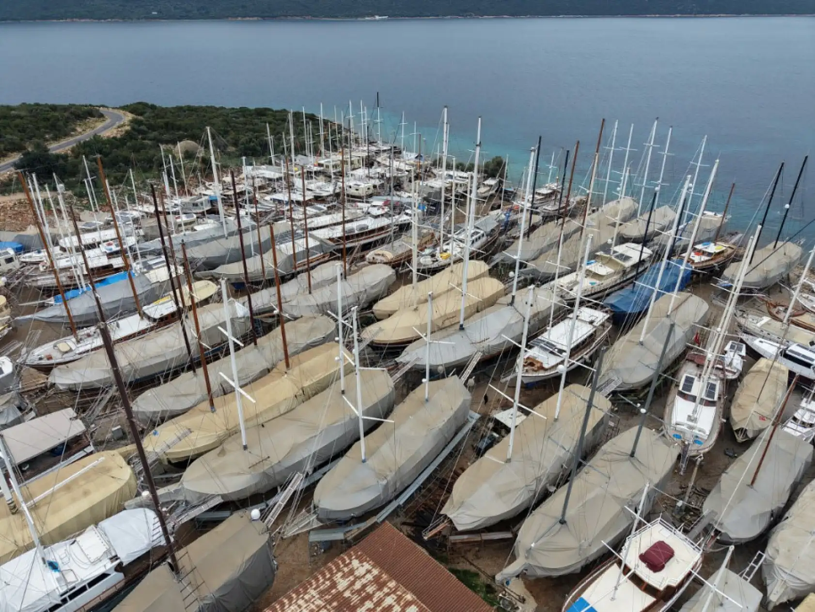 Bodrum'da yat imalatı kış aylarında da aralıksız sürüyor