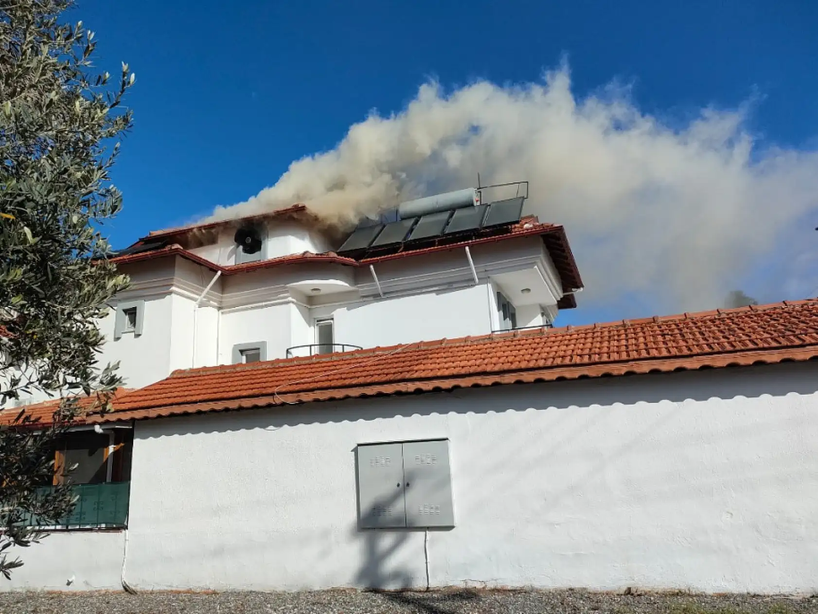Muğla'da apart otelde çıkan yangın söndürüldü