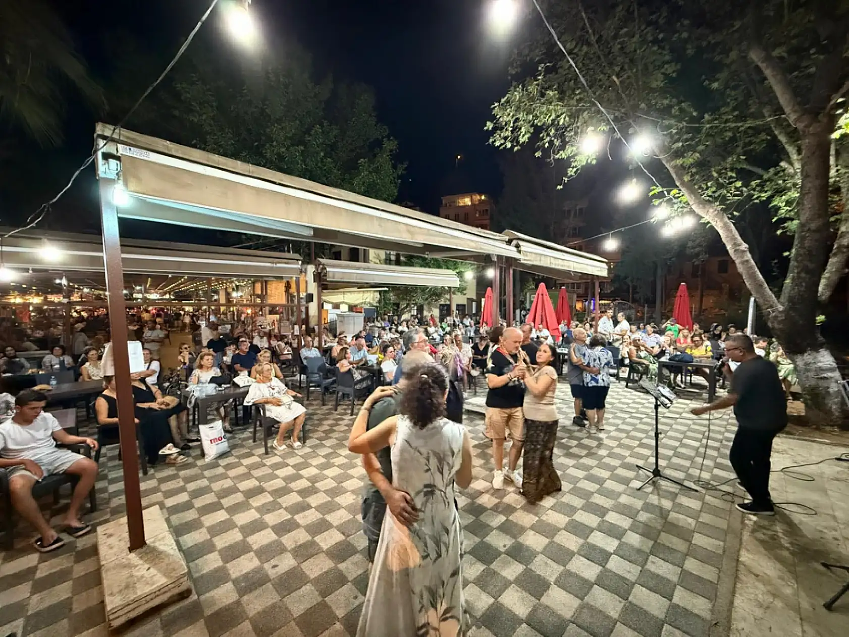 Müzikli Fethiye Akşamları'nda Ali Tunç Sahne Aldı