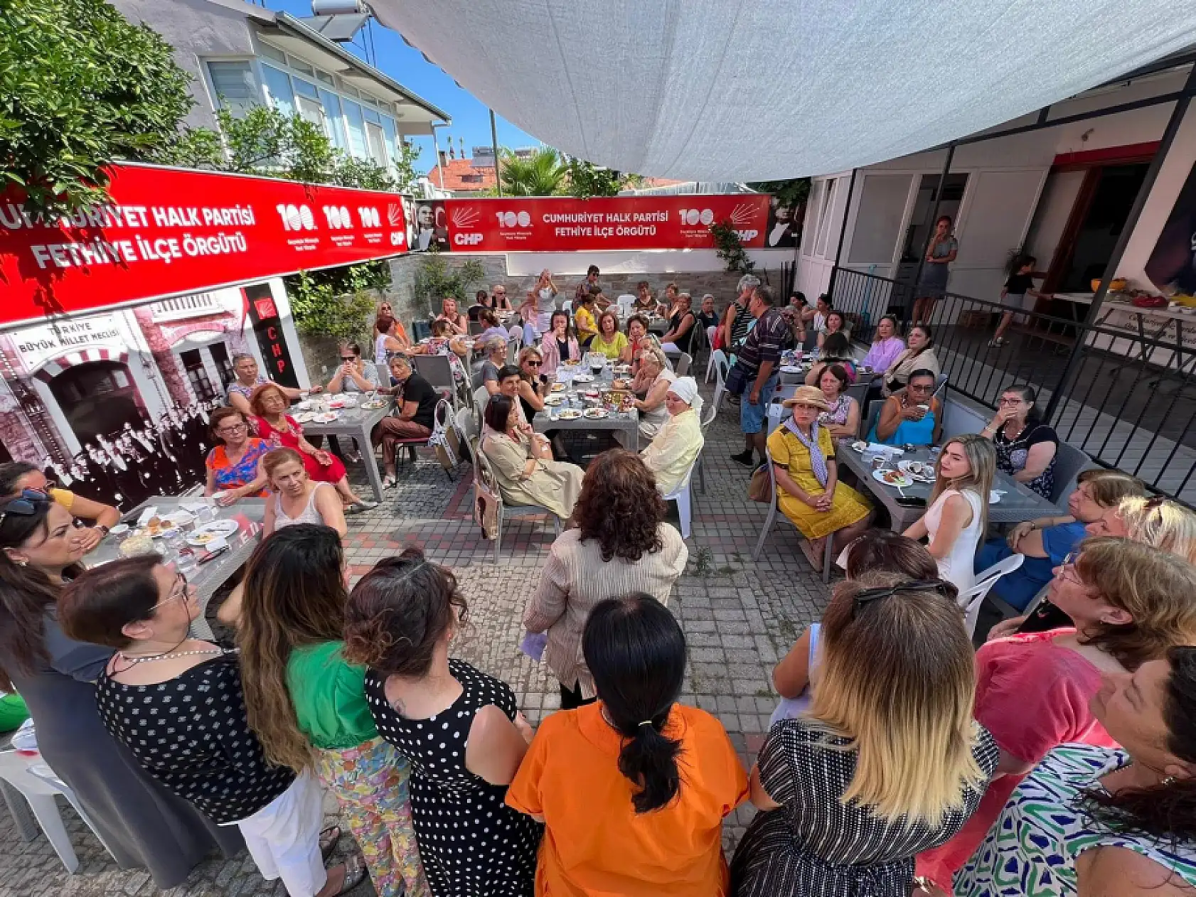 CHP Fethiye Kadın Kolları'ndan tanışma etkinliği