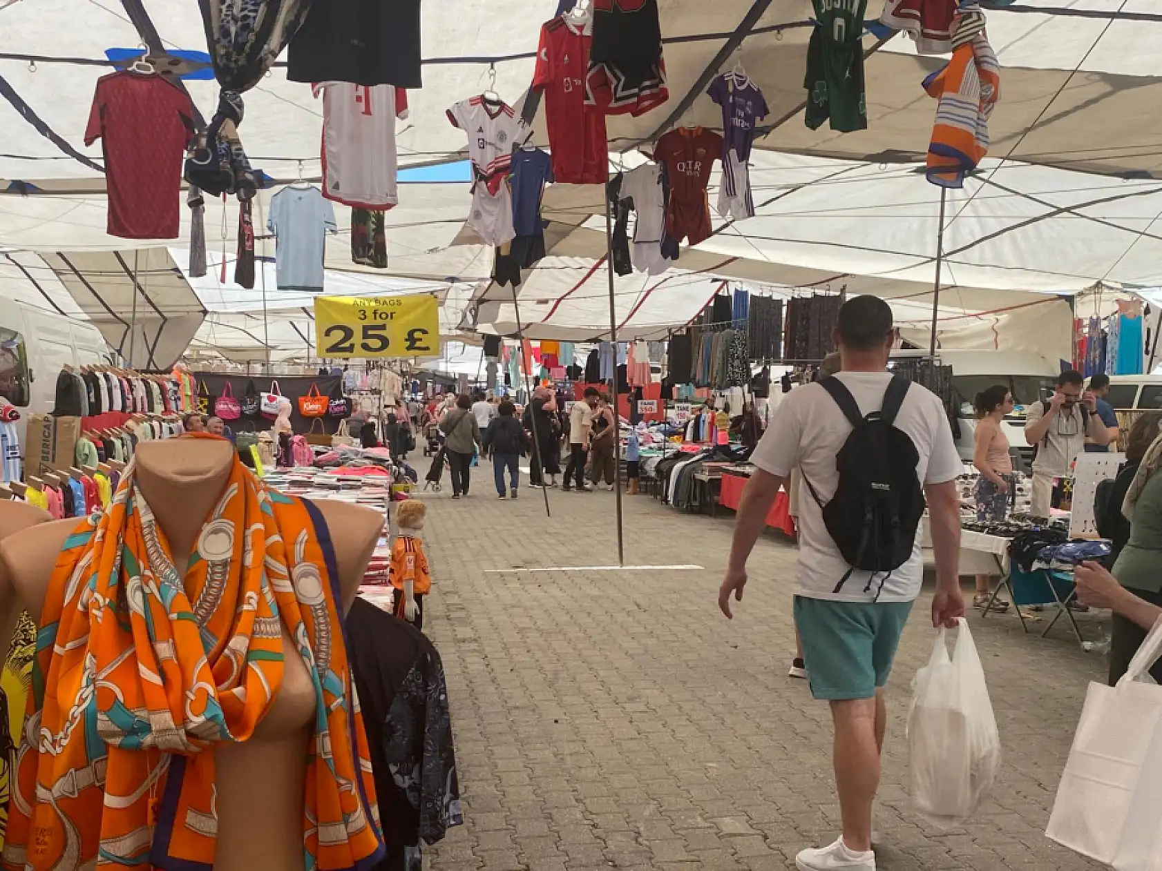 Pazarcı Ebru Korkmaz, 'Polonyalılar da Fethiye Salı Pazarı'nı tercih ediyor'