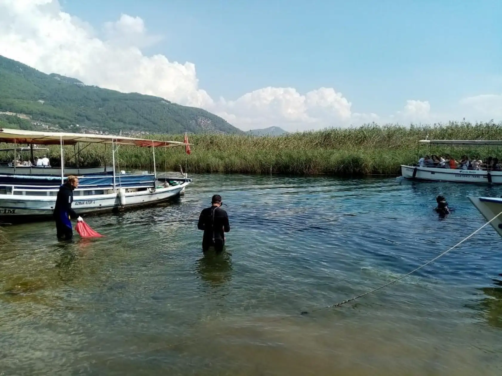 Dalgıçlar dip temizliği yaptı