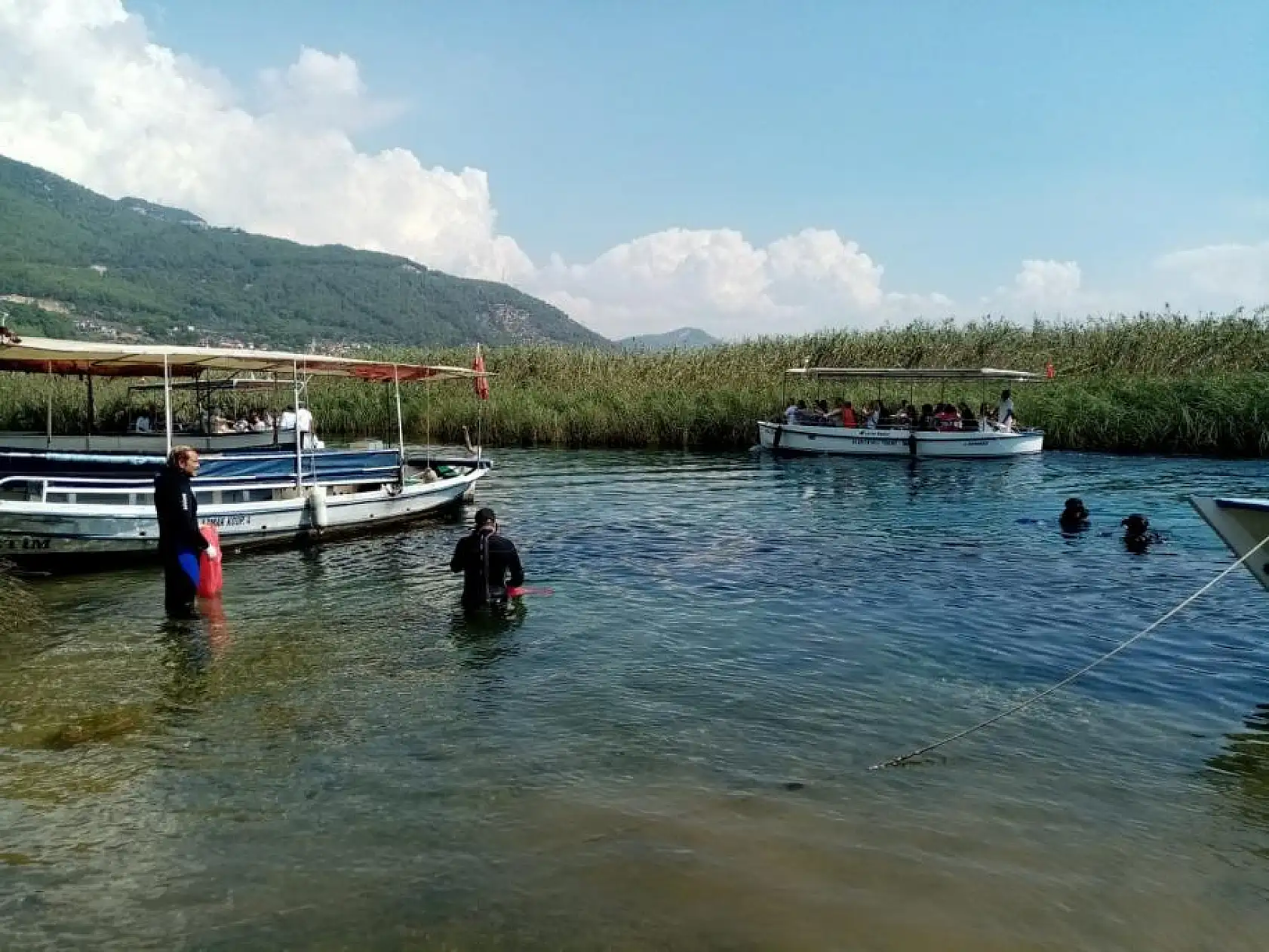 Dalgıçlar dip temizliği yaptı