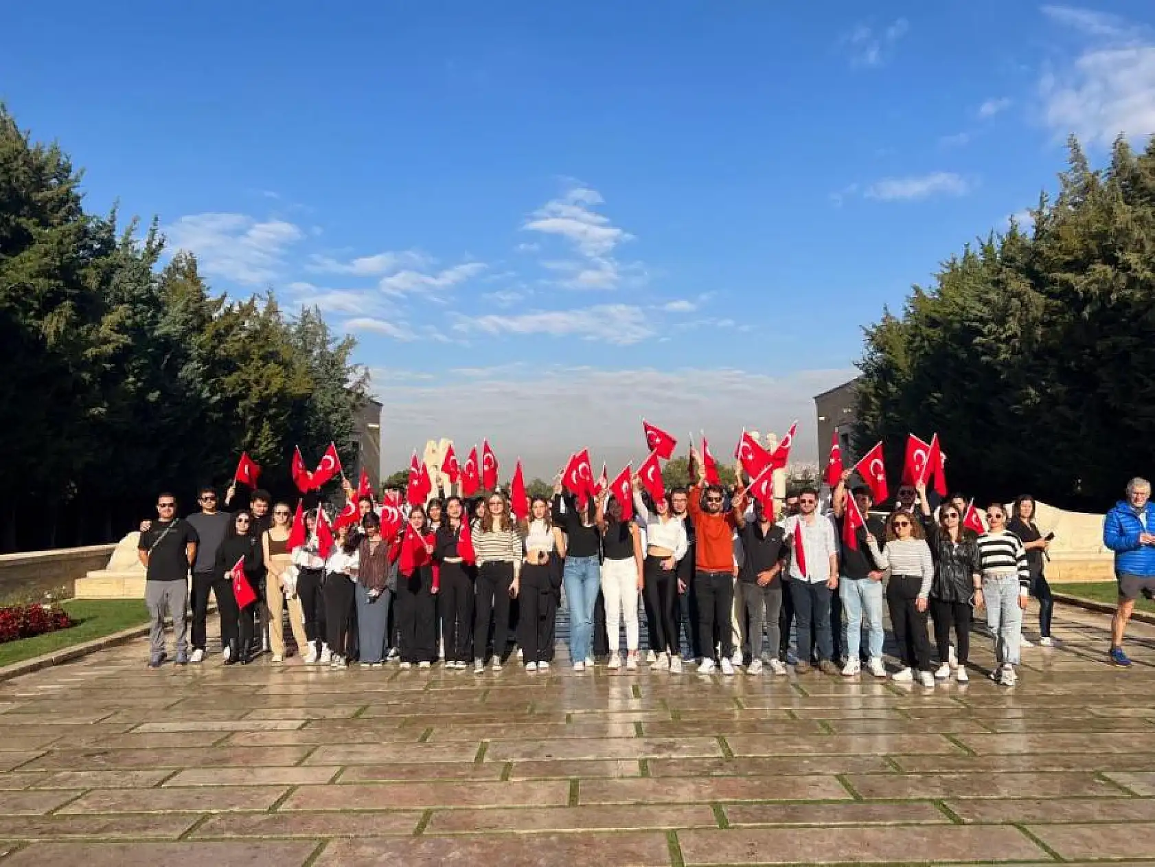 Büyükşehir SOGEM gençlerini Anıtkabir'e gönderdi
