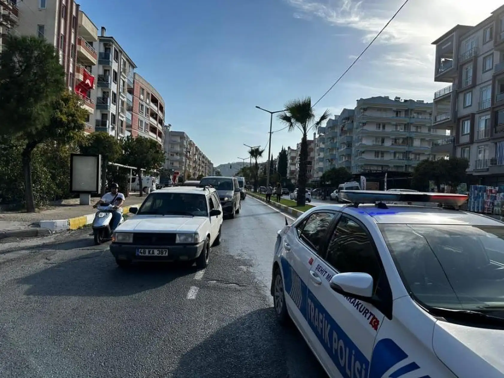 Üç aracın karıştığı zincirleme trafik kazası