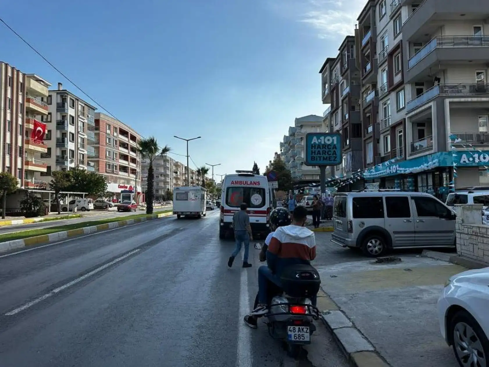 Üç aracın karıştığı zincirleme trafik kazası