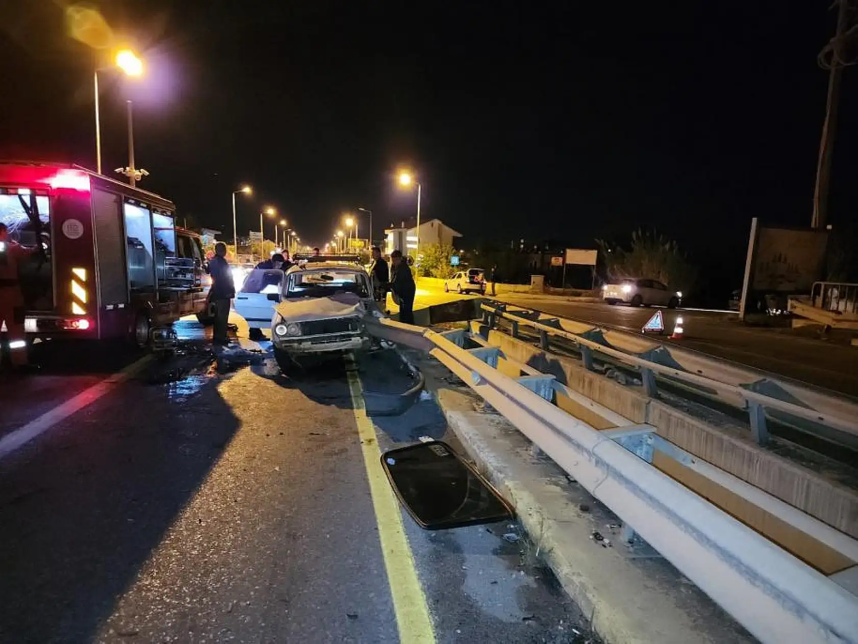 Bariyer otomobile ok gibi saplandı